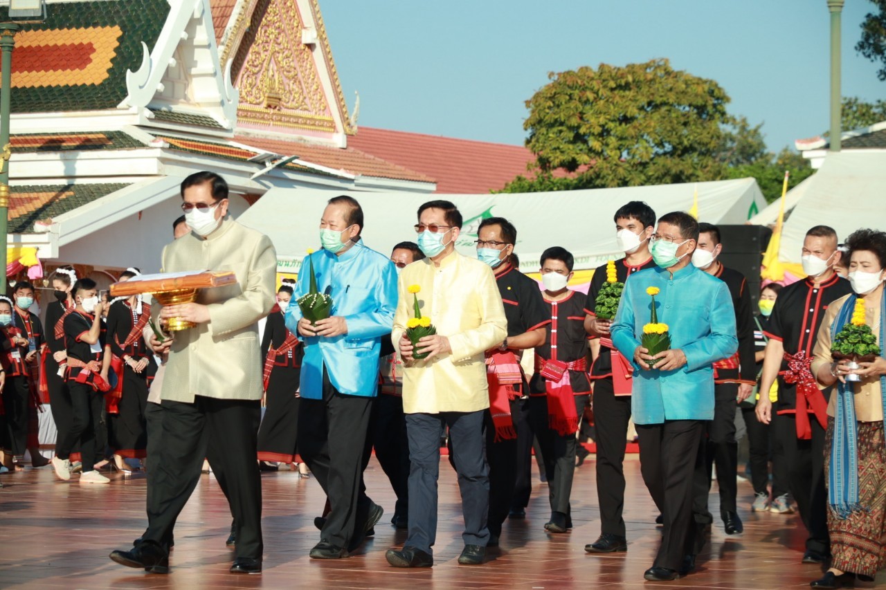 พลเอก ธนะศักดิ์ ปฏิมาประกร เปิดงาน “นมัสกาลองค์พระธาตุเชิงชุม”