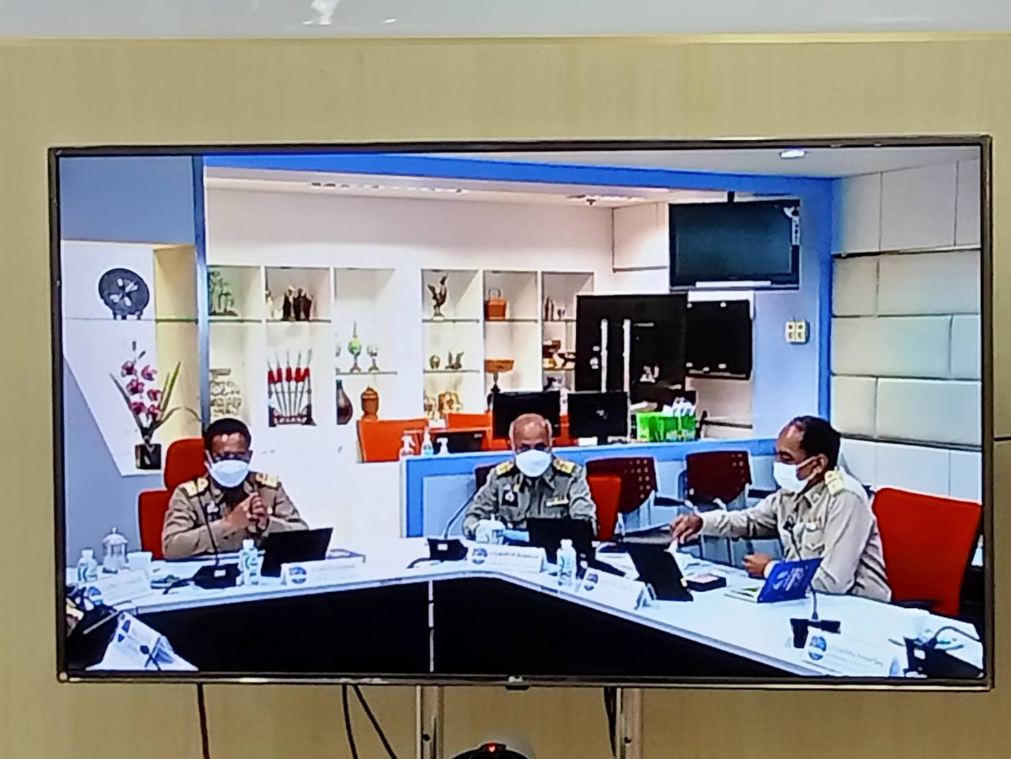 พช.สกลนคร : ร่วมการประชุมกรมการพัฒนาชุมชน ครั้งที่ 1/2565 ผ่านระบบ Conference