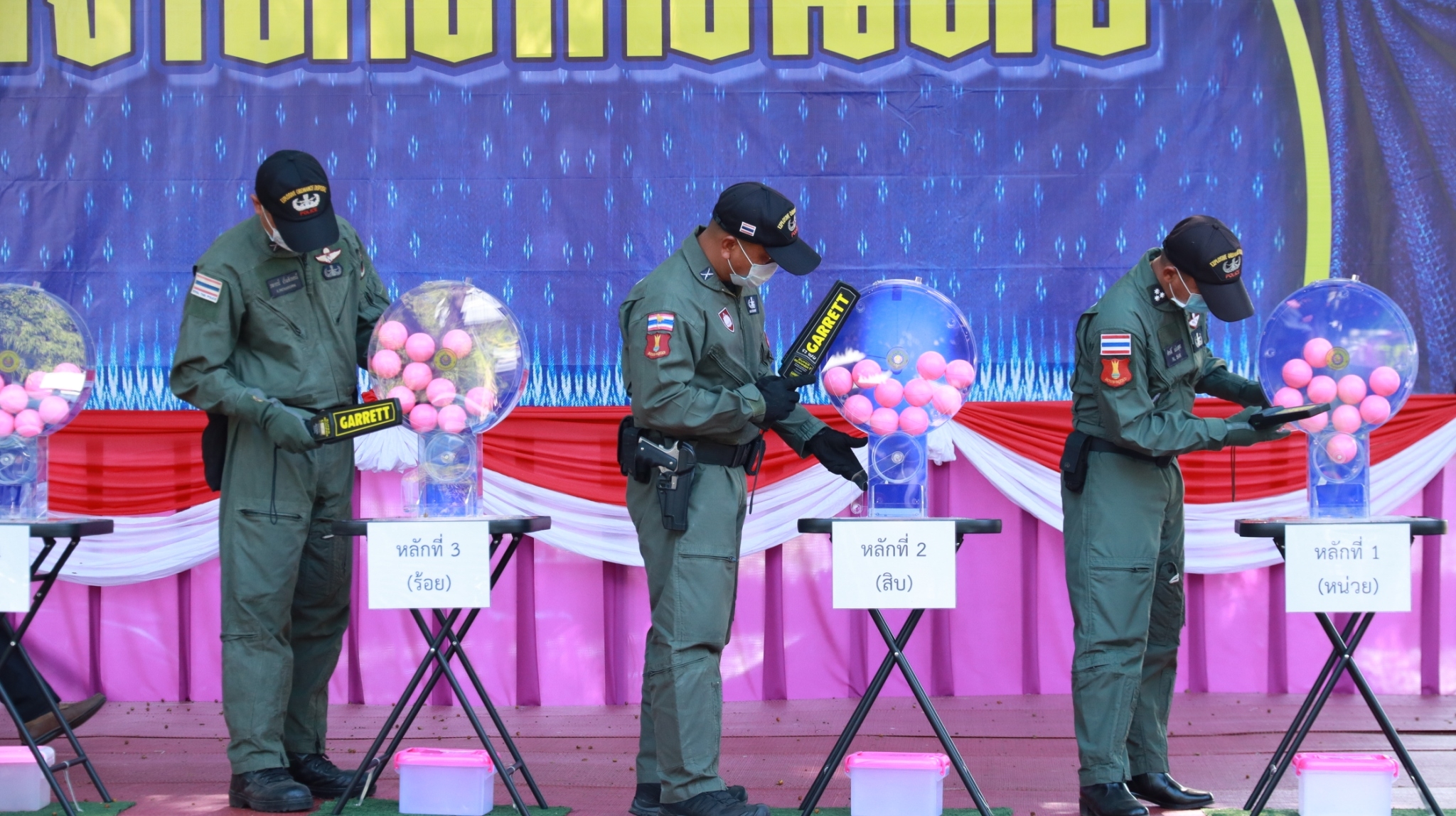 จังหวัดสกลนคร : หมุนวงล้อออกรางวัลสลากกาชาด ประจำปี 2565