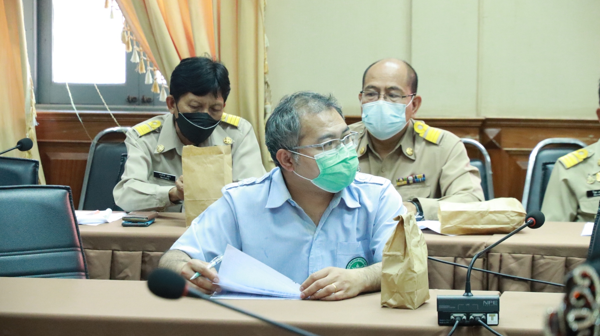พช.สกลนคร : ประชุมจัดทำร่างแผนปฏิบัติการขับเคลื่อนการพัฒนาเศรษฐกิจฐานราก และประชารัฐจังหวัดสกลนคร