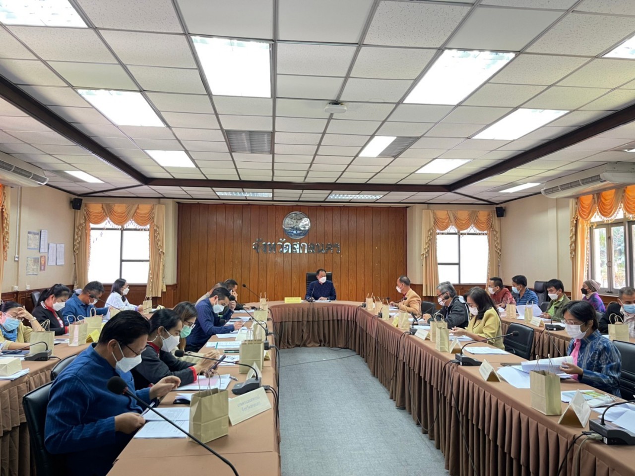 พช.สกลนคร : ประชุมคณะกรรมการขับเคลื่อนโครงการ 9 ; 10 ปฏิบัติบูชา “สืบสาน รักษา ต่อยอด” เพื่อพัฒนาชุมชน ปี 2565