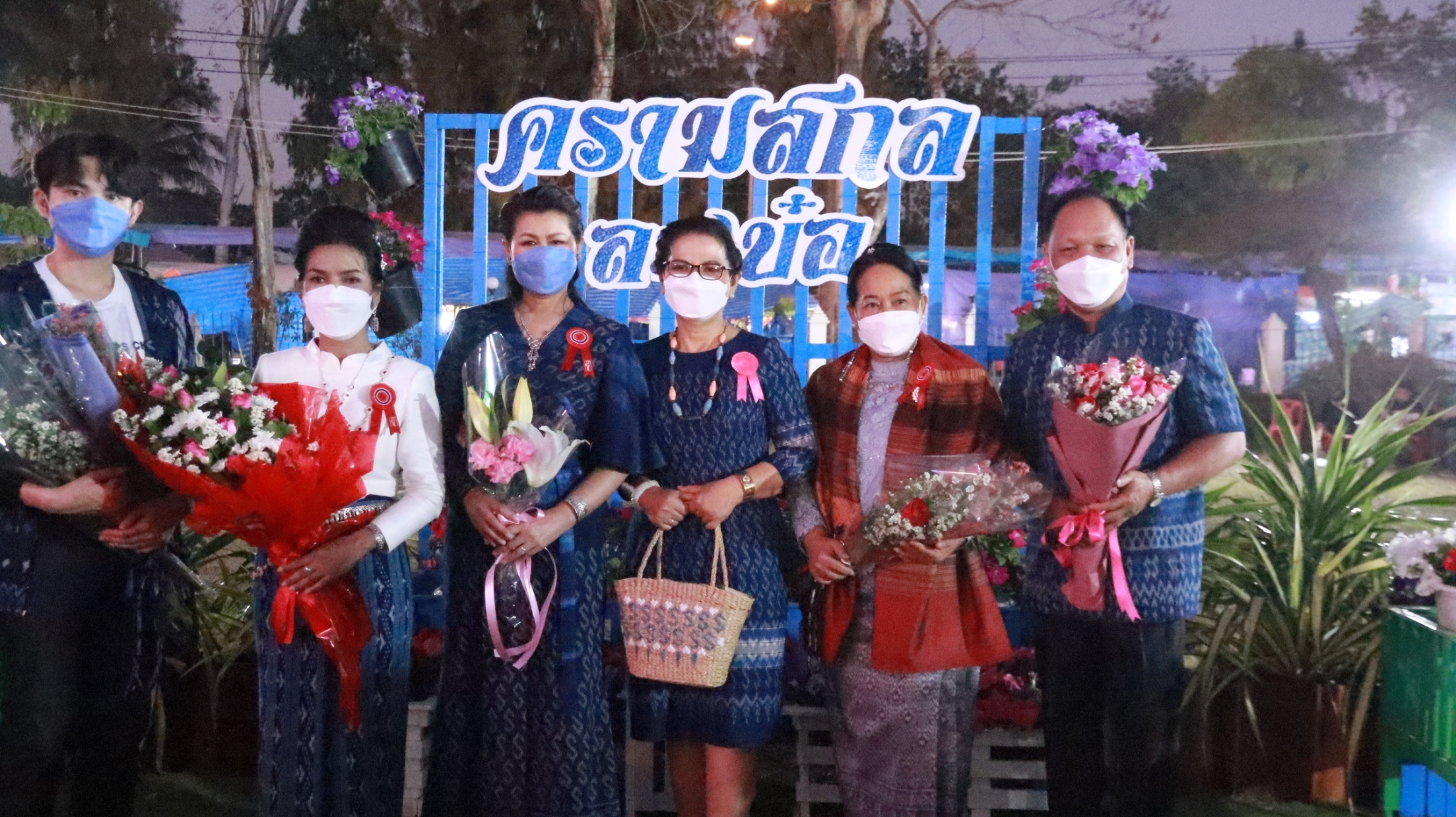 จังหวัดสกลนคร เดินแบบผ้าไทยในงานรวมน้ำใจไทสกล ปี 2565