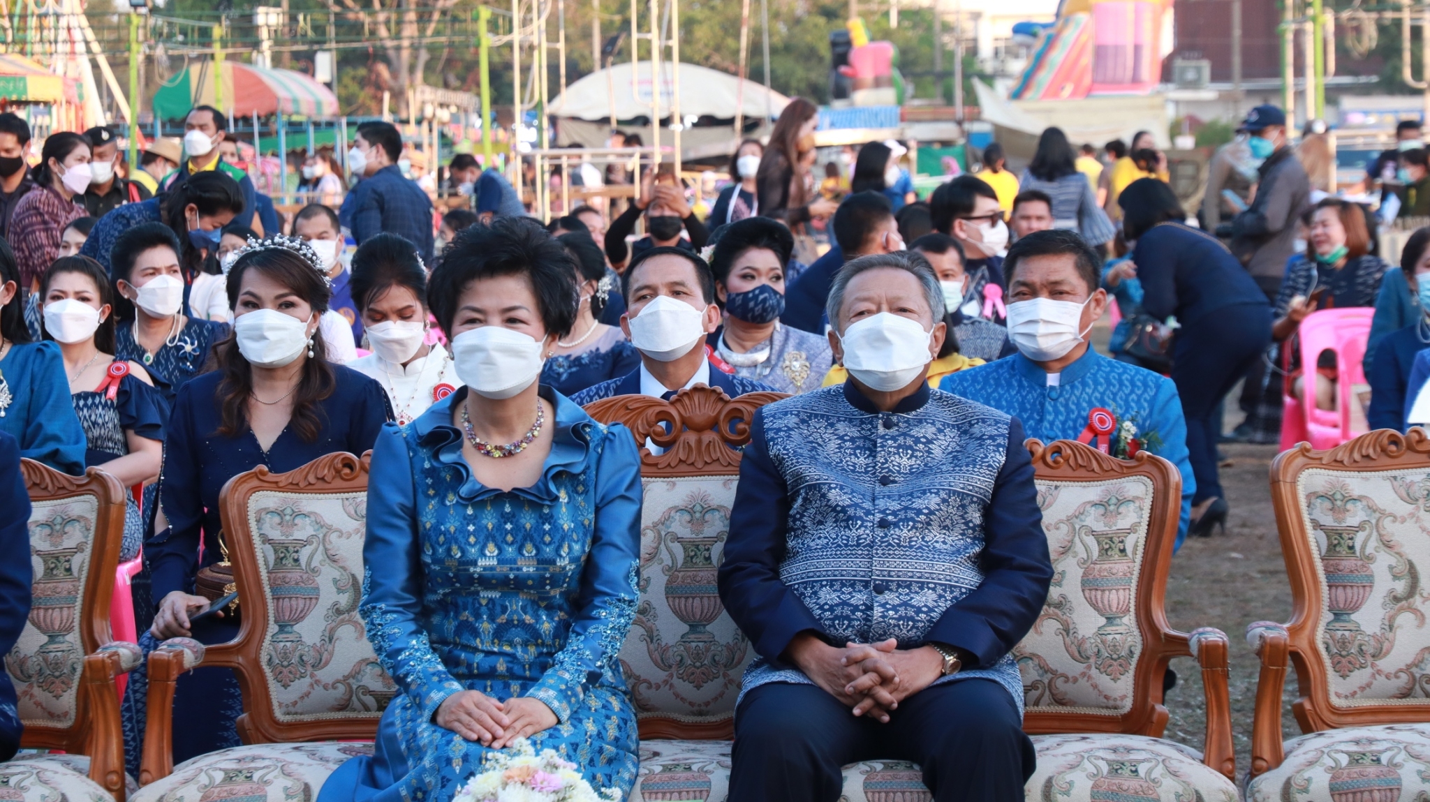 จังหวัดสกลนคร เดินแบบผ้าไทยในงานรวมน้ำใจไทสกล ปี 2565
