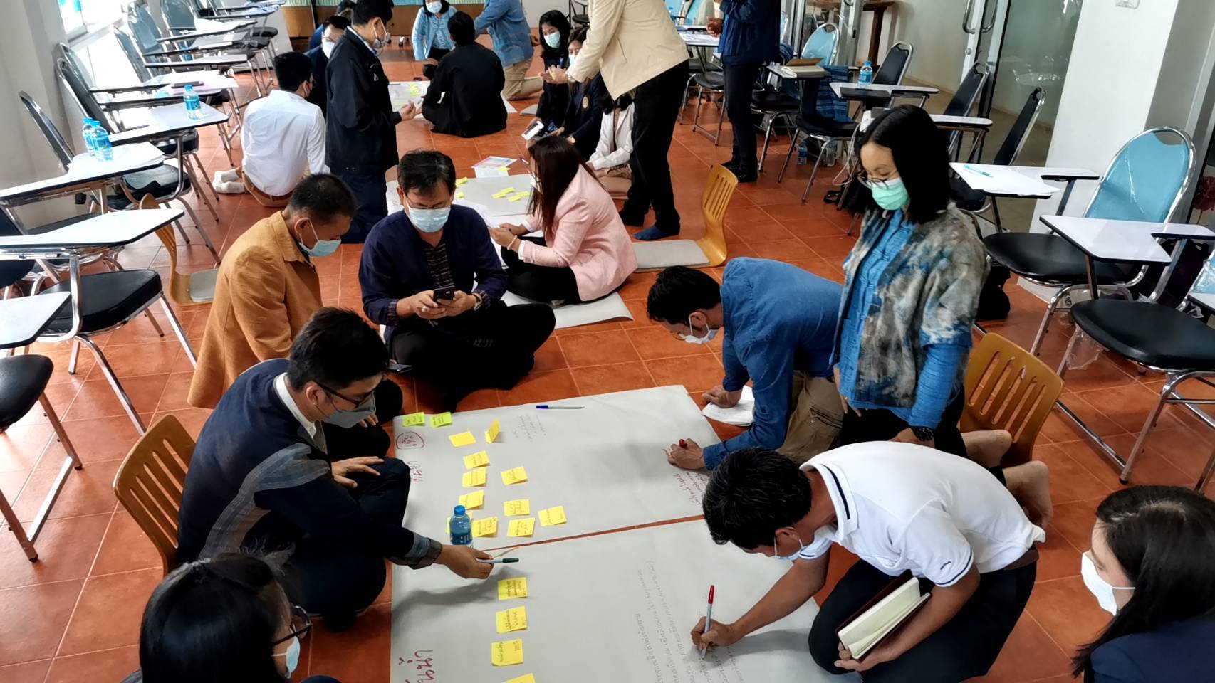 พจ.สกลนคร : ร่วม Work Shop การจัดทำโครงการเมืองหัตถอุตสาหกรรมผ้าย้อมครามและผ้าทอมือย้อมสีธรรมชาติ (Indigo Craft City)