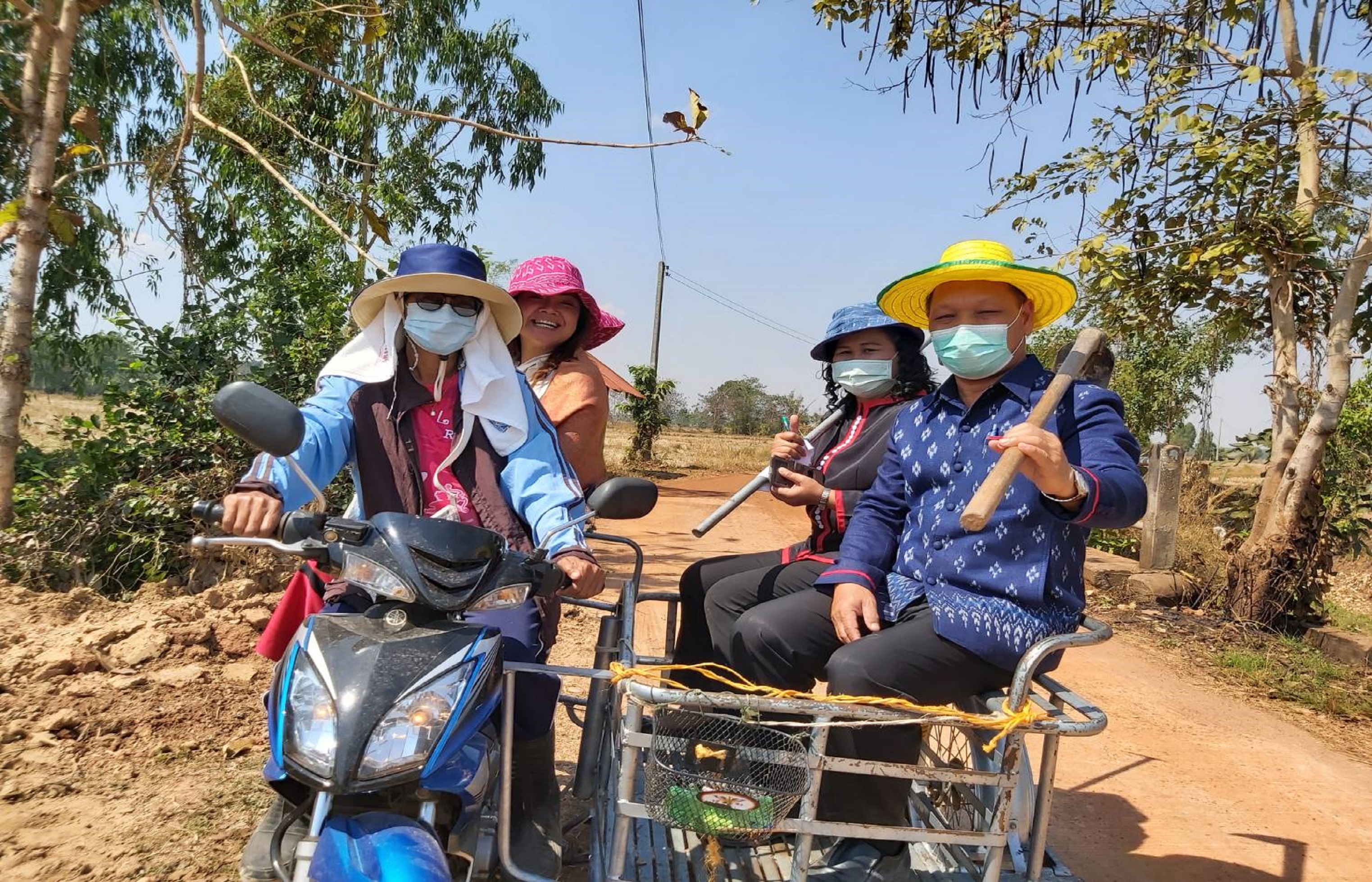 พจ.สกลนคร : ติดตามการขุดปรับพื้นที่ “โคก หนอง นา”