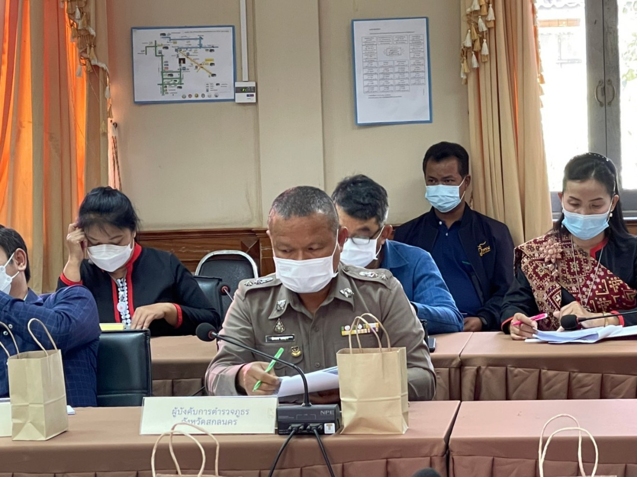 พช.สกลนคร : ประชุมคณะกรรมการขับเคลื่อนโครงการ 9 ; 10 ปฏิบัติบูชา “สืบสาน รักษา ต่อยอด” เพื่อพัฒนาชุมชน ปี 2565