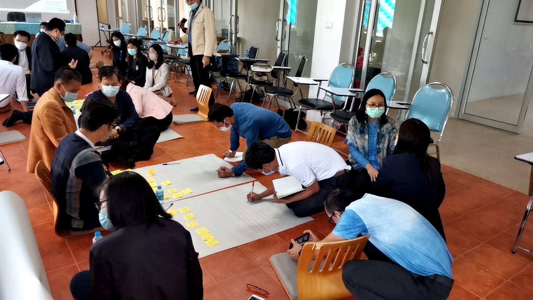 พจ.สกลนคร : ร่วม Work Shop การจัดทำโครงการเมืองหัตถอุตสาหกรรมผ้าย้อมครามและผ้าทอมือย้อมสีธรรมชาติ (Indigo Craft City)