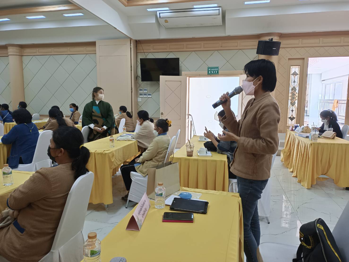 พจ.สกลนคร : พบปะและให้กำลังใจผู้เข้าร่วมโครงการพัฒนาต่อยอดด้านการตลาดจาก “ดอนกอยโมเดล” สู่ตลาดสากล
