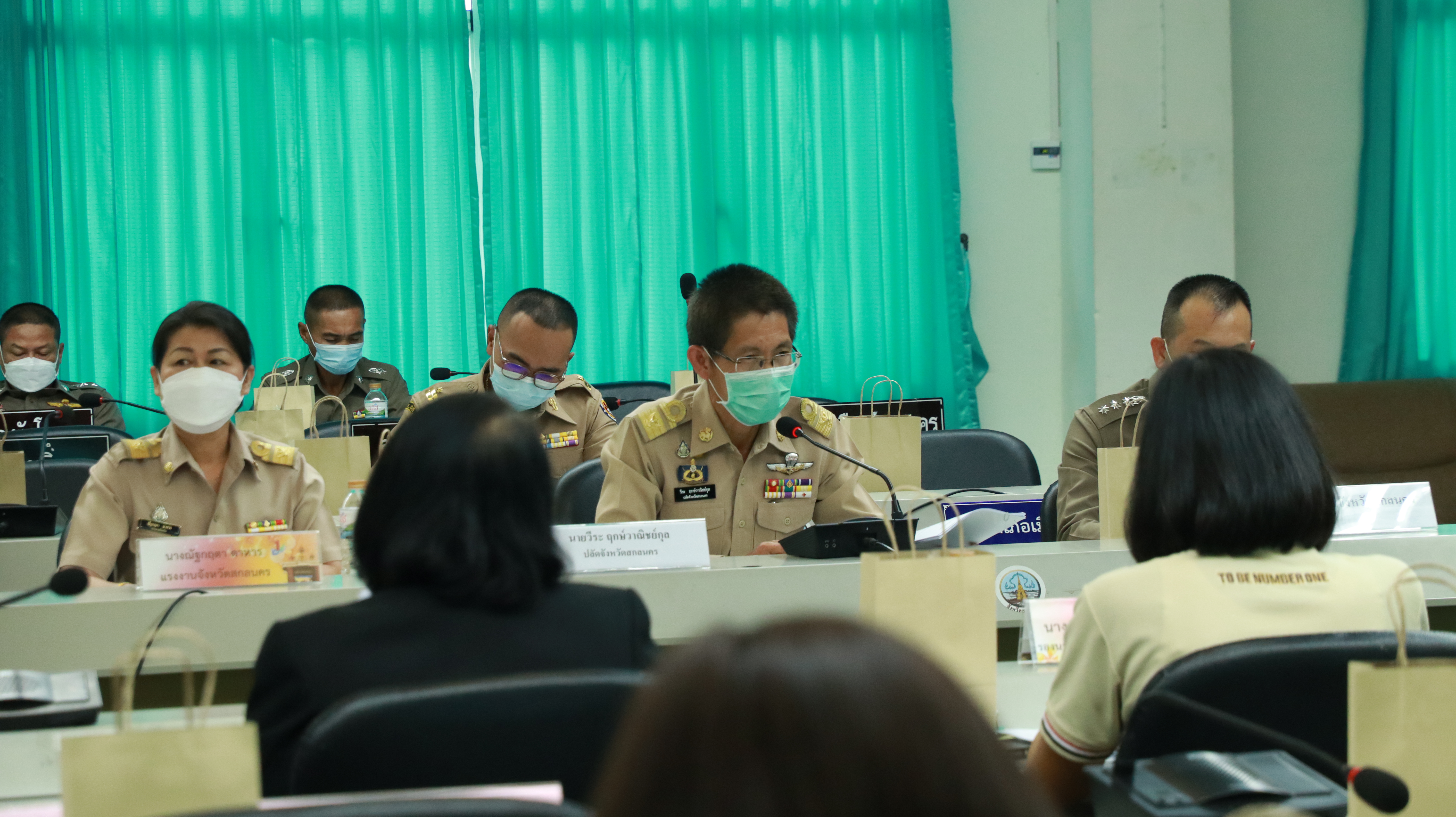 จังหวัดสกลนคร : จัดประชุมคณะกรรมการรณรงค์ป้องกันและแก้ไขปัญหายาเสพติดจังหวัดสกลนคร (โครงการ TO BE NUMBER ONE) ครั้งที่ 1/2565