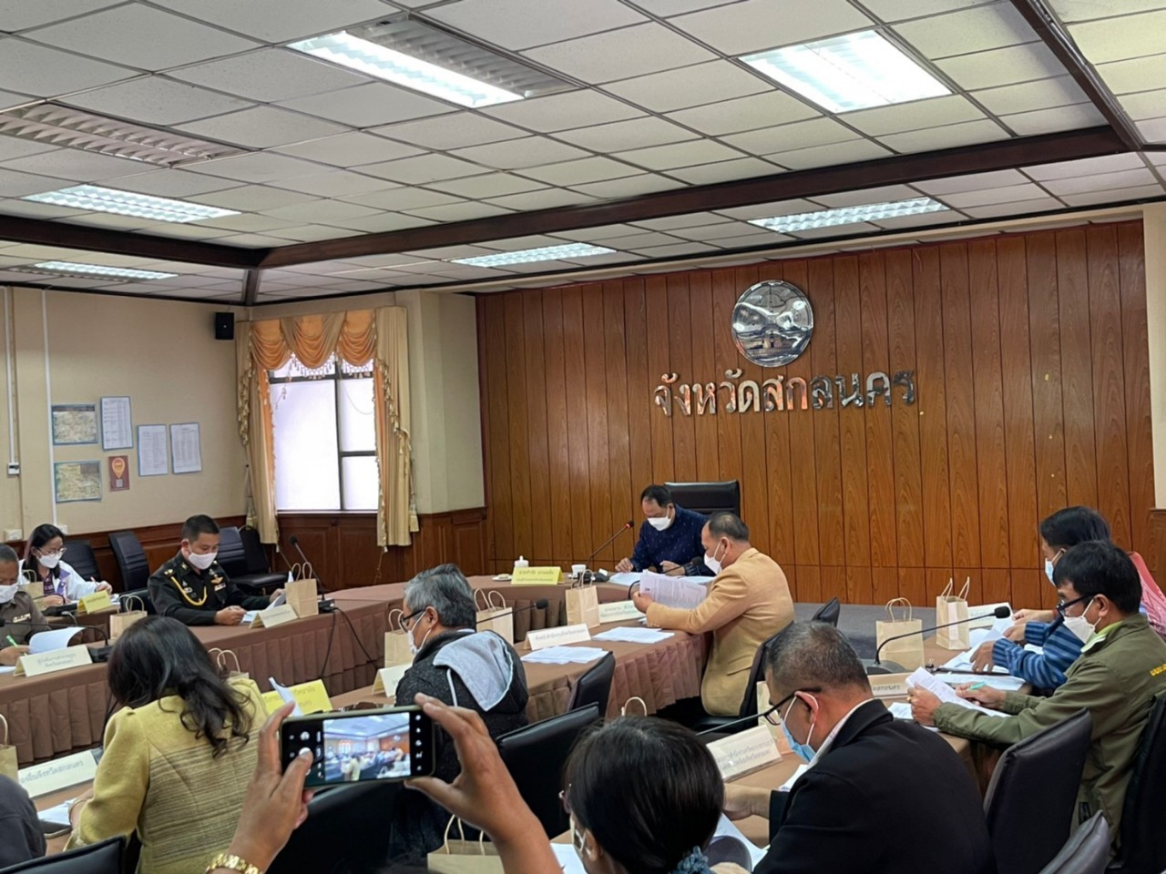พช.สกลนคร : ประชุมคณะกรรมการขับเคลื่อนโครงการ 9 ; 10 ปฏิบัติบูชา “สืบสาน รักษา ต่อยอด” เพื่อพัฒนาชุมชน ปี 2565