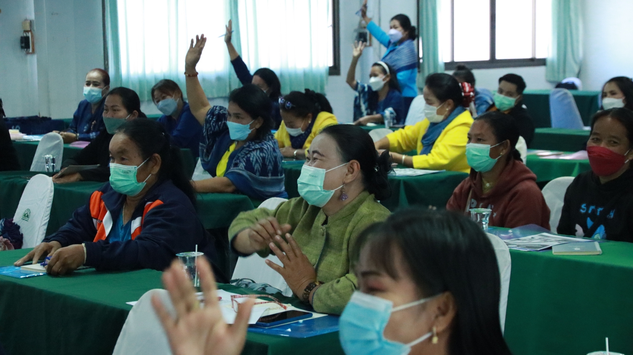 พจ.สกลนคร : มอบแนวทางการบริหารจัดการกลุ่มอาชีพสมาชิกกองทุนพัฒนาบทบาทสตรีอย่างมีประสิทธิภาพ