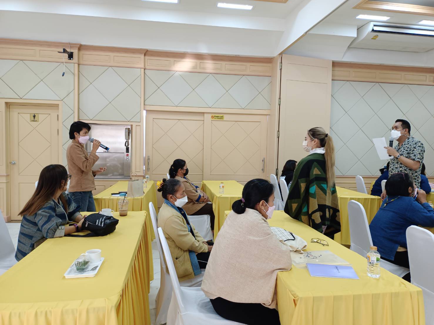 พจ.สกลนคร : พบปะและให้กำลังใจผู้เข้าร่วมโครงการพัฒนาต่อยอดด้านการตลาดจาก “ดอนกอยโมเดล” สู่ตลาดสากล