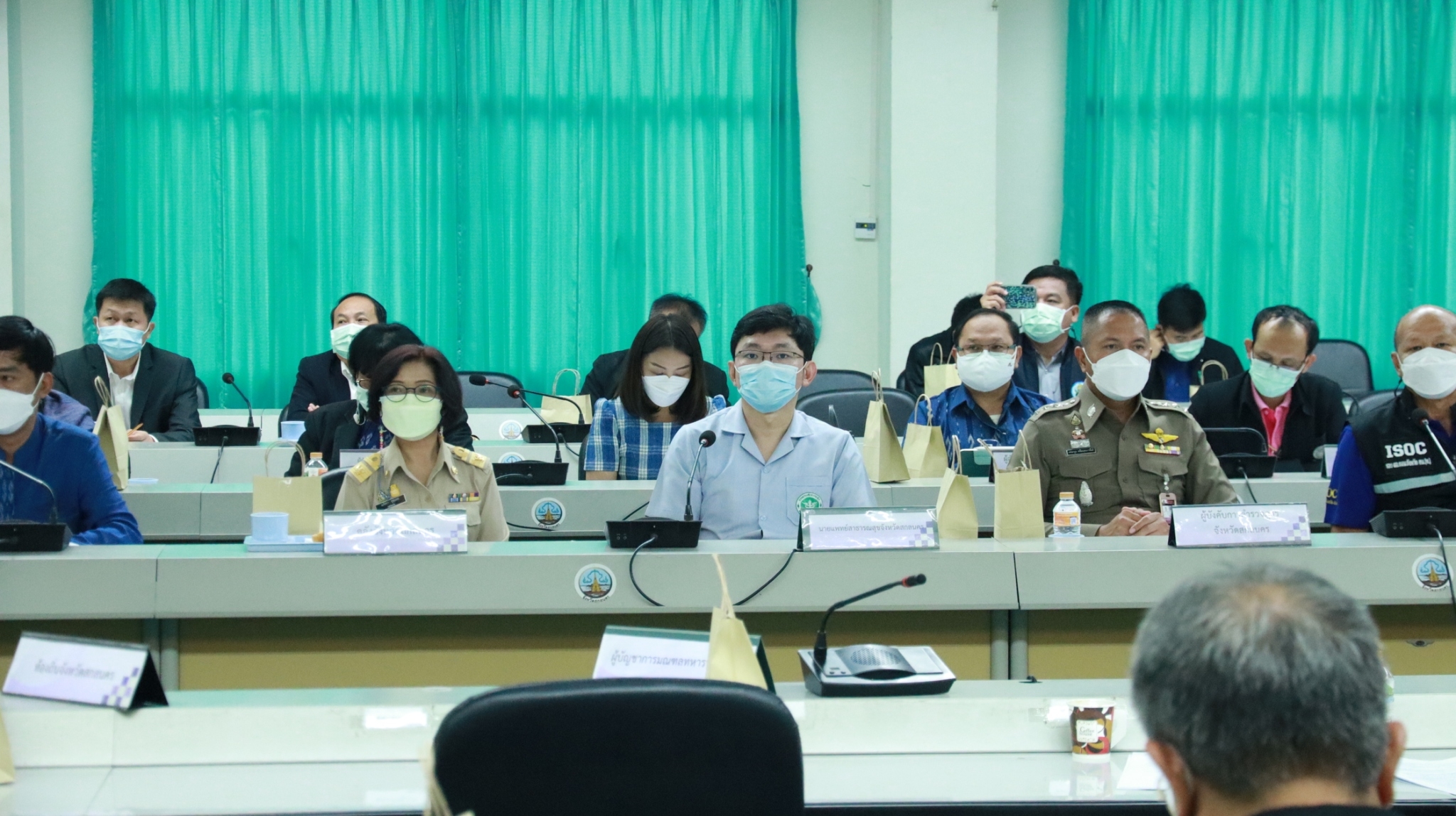พจ.สกลนคร : ร่วมประชุมคณะกรรมาธิการติดตาม เสนอแนะ และเร่งรัดการปฏิรูปประเทศและการจัดทำและดำเนินการตามยุทธศาสตร์ชาติ วุฒิสภา ผ่านระบบ ZOOM