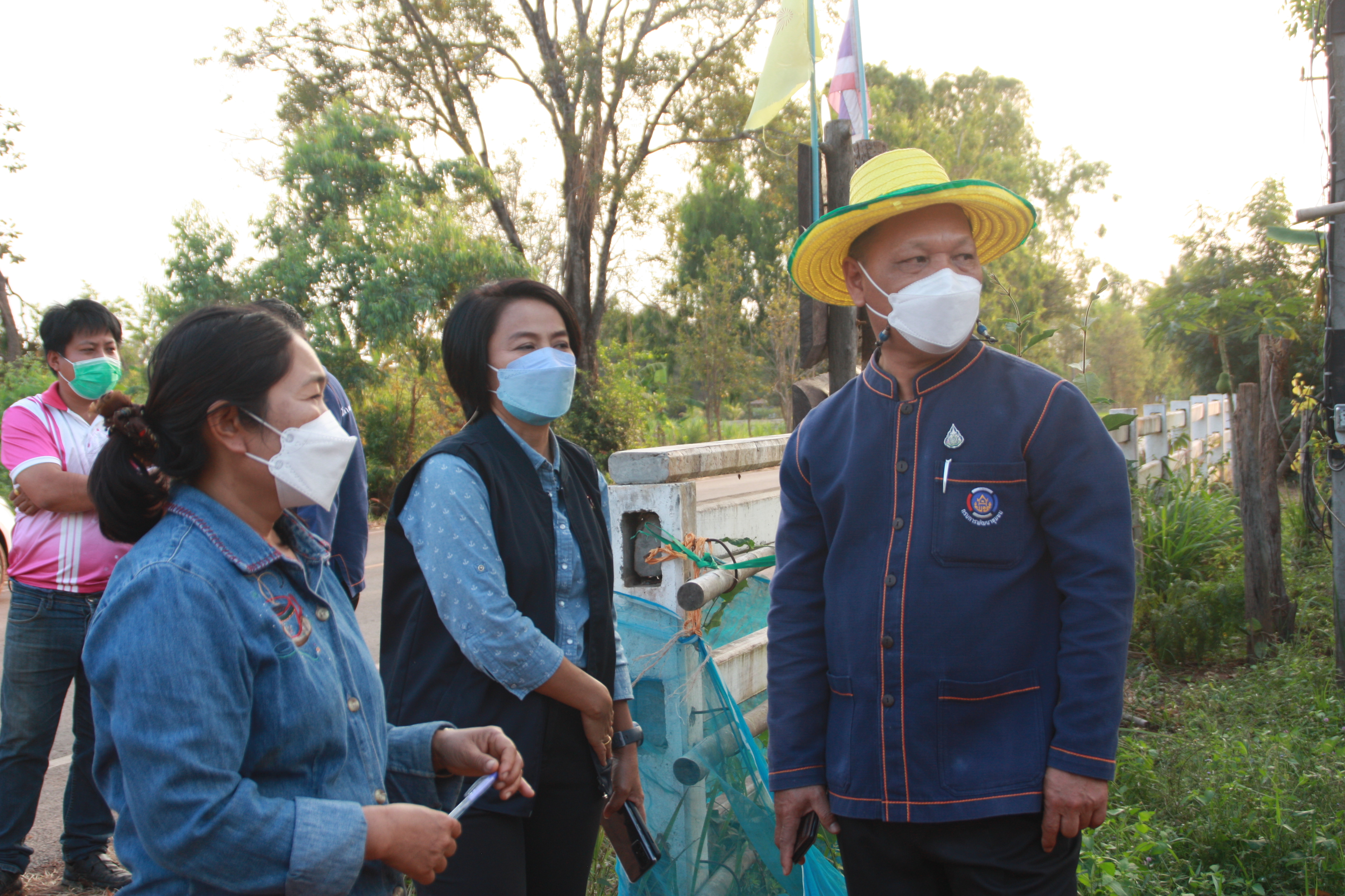 พช.สกลนคร : จับมือประชาสัมพันธ์จังหวัด จัดทำคลิปความสำเร็จ “โคก หนอง นา โมเดล”