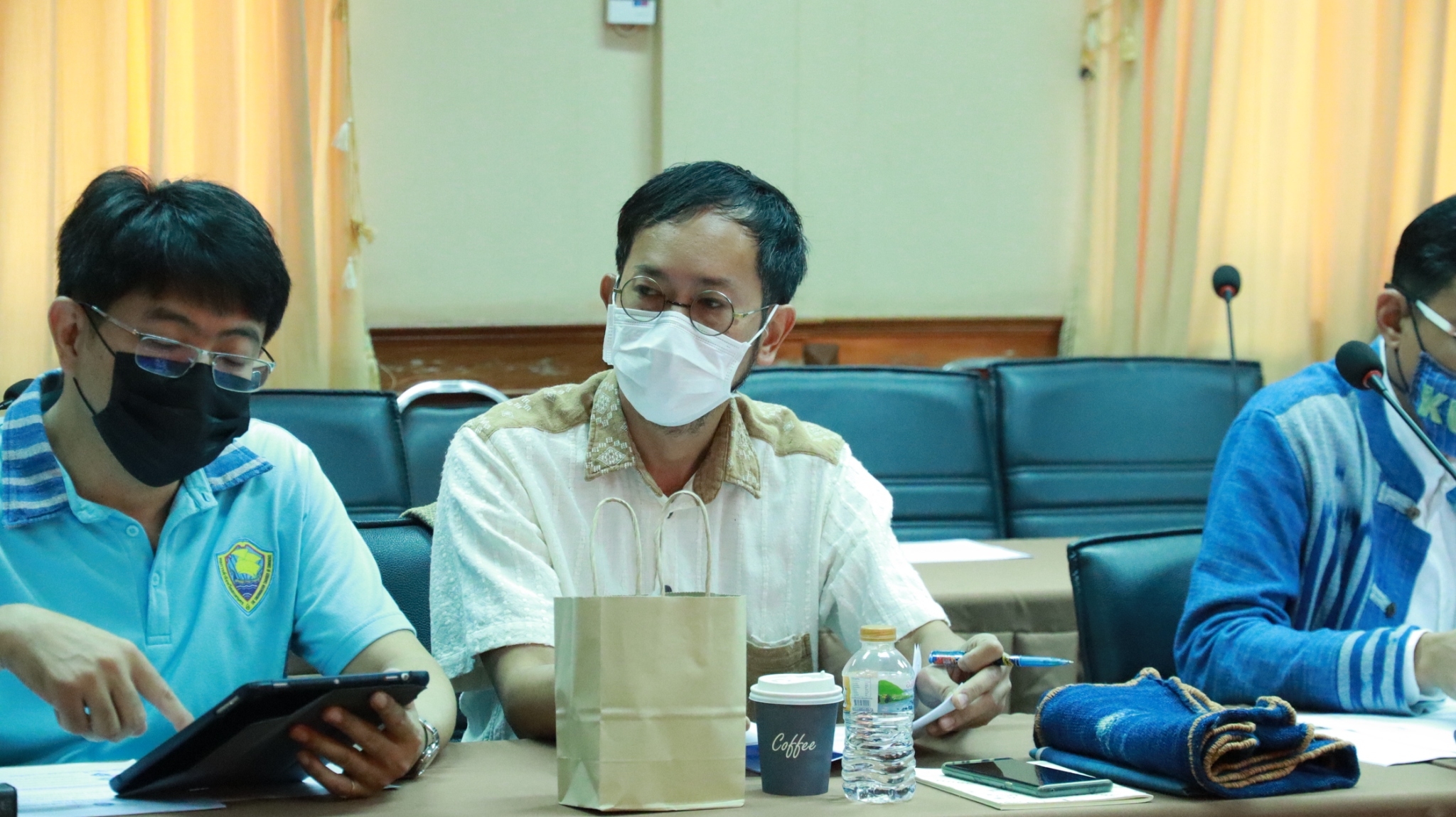 พช.สกลนคร : ประชุมการจัดทำข้อเสนอโครงการเมืองหัตถอุตสาหกรรมผ้าย้อมครามและผ้าทอมือย้อมสีธรรมชาติ (Indigo Craft City)