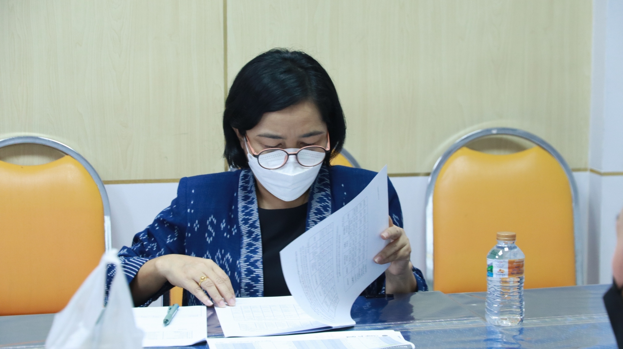 พช.สกลนคร : ร่วมประชุมติดตามเร่งรัดการเบิกจ่ายงบประมาณและการใช้จ่ายภาครัฐของกรมการพัฒนาชุมชน ประจำปีงบประมาณ พ.ศ. 2565 ผ่านระบบ Conference