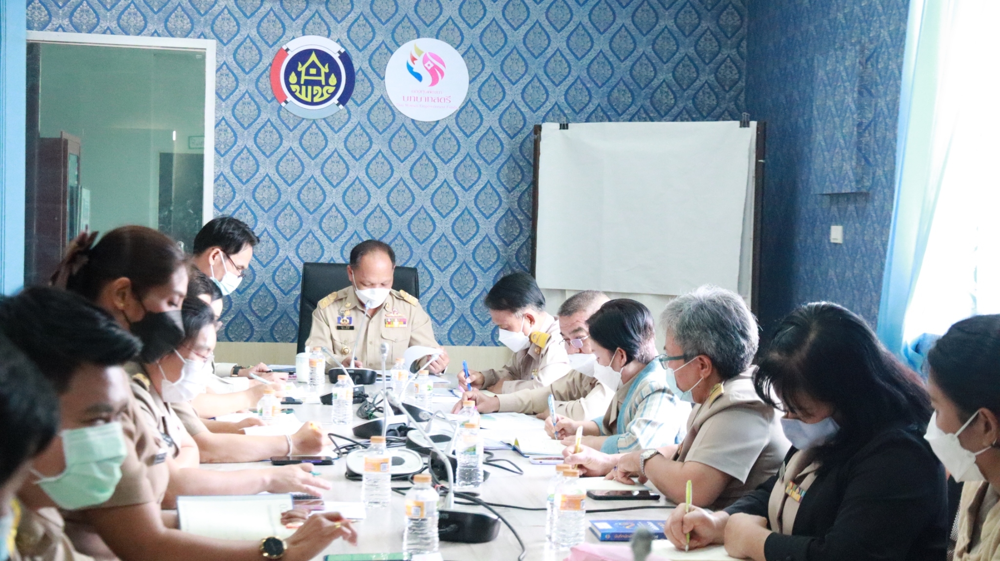 พช.สกลนคร : ประชุมเจ้าหน้าที่สำนักงานพัฒนาชุมชนจังหวัดสกลนคร