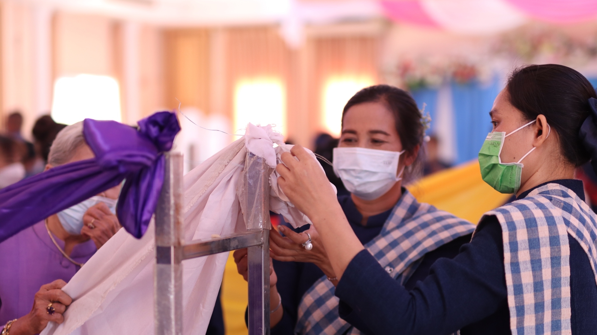 พช.สกลนคร : ผู้ว่าฯ จุรีรัตน์ เปิดโครงการเพิ่มพูนทักษะสตรีสกลนคร