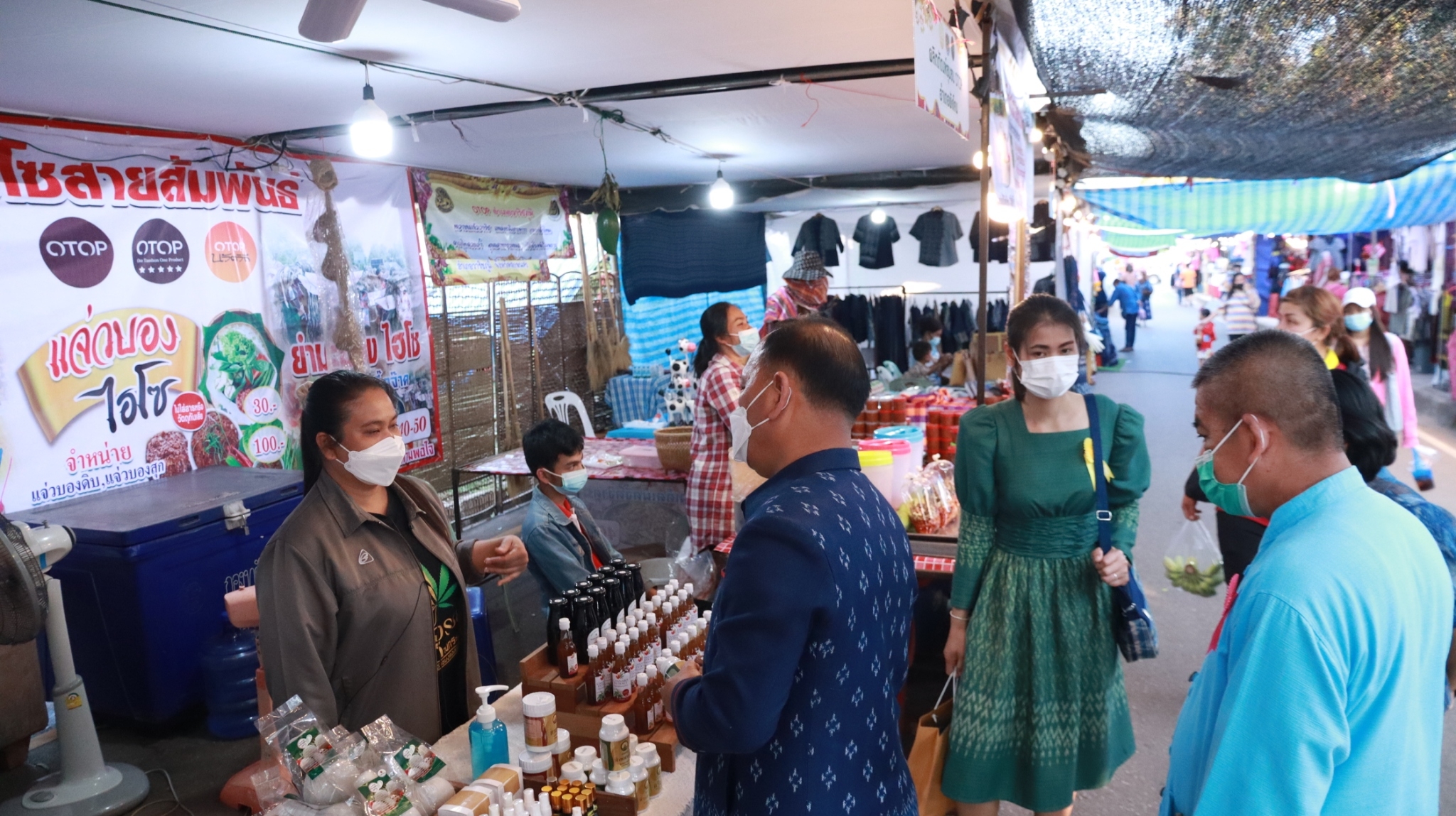 พช.สกลนคร : จัดประกวดบูธ OTOP งานรวมน้ำใจไทสกล ปี 2565