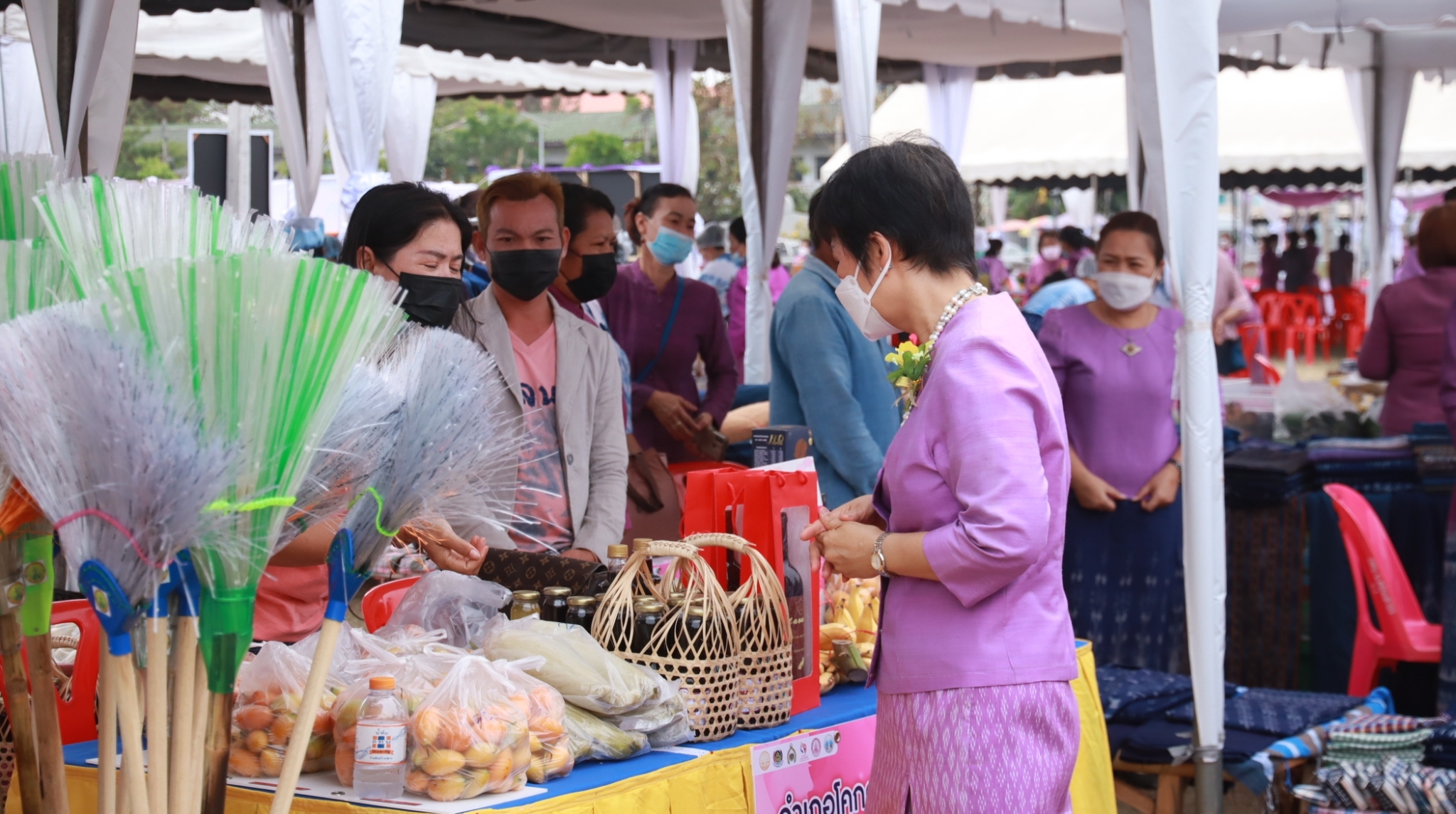 ผู้ว่าฯ จุรีรัตน์ เปิดงานวันสตรีสากลจังหวัดสกลนคร