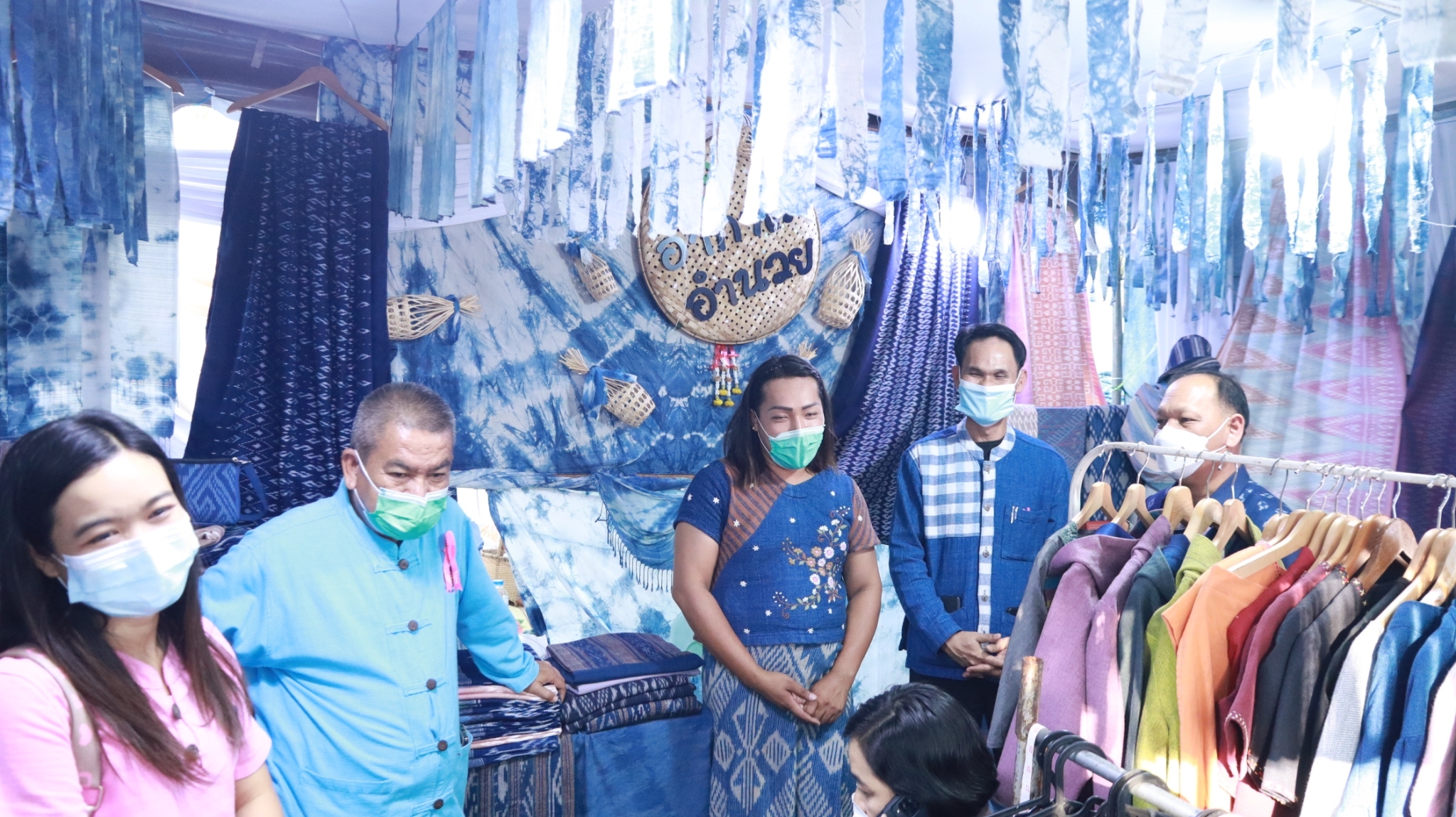 พช.สกลนคร : จัดประกวดบูธ OTOP งานรวมน้ำใจไทสกล ปี 2565