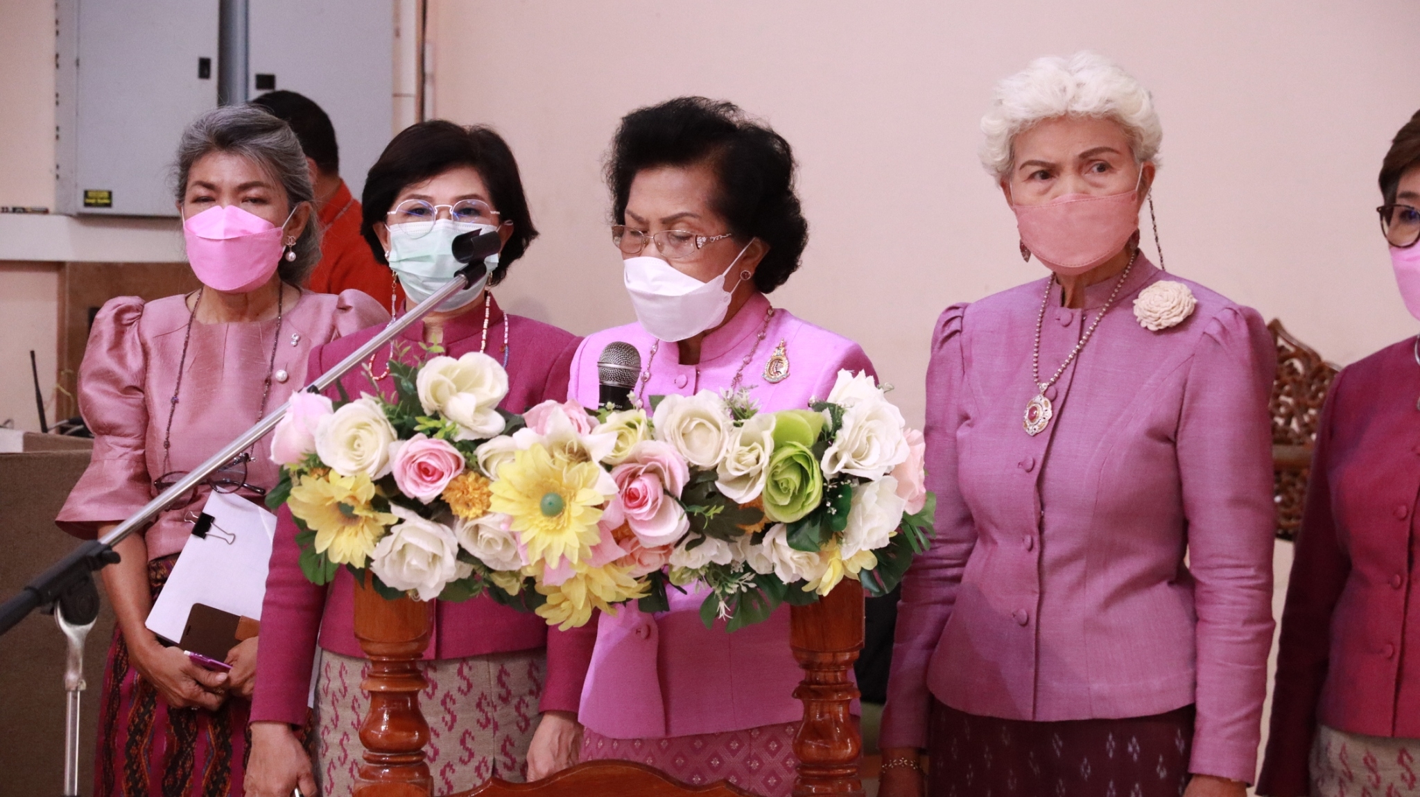 พช.สกลนคร : ผู้ว่าฯ จุรีรัตน์ เปิดโครงการเพิ่มพูนทักษะสตรีสกลนคร