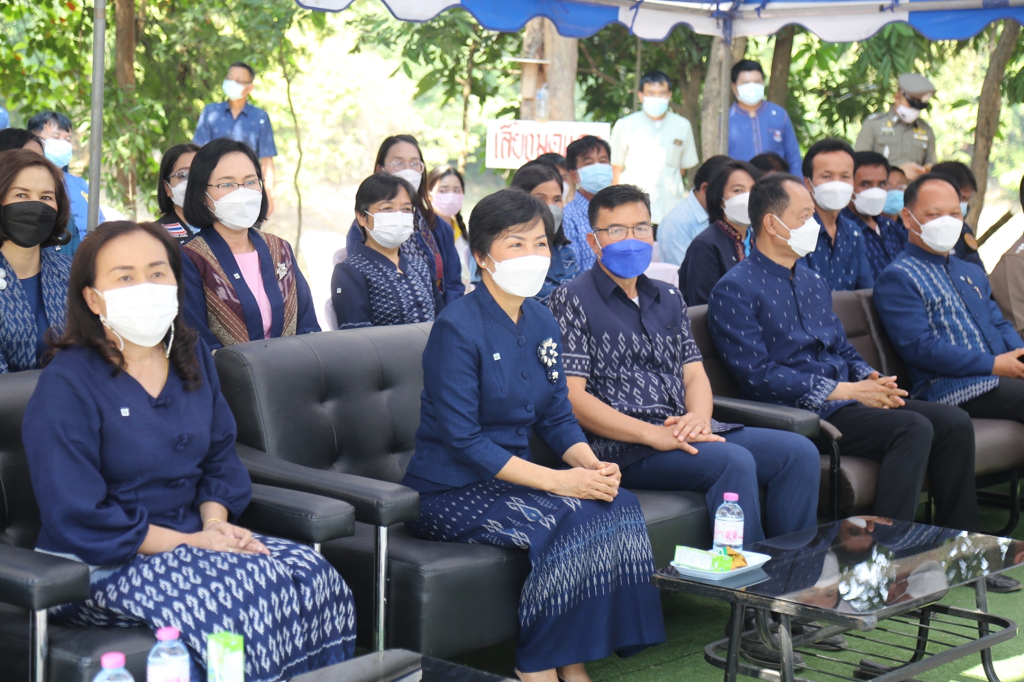 ผู้ว่าฯ จุรีรัตน์ ส่งมอบบ้านแก่ครัวเรือนเป้าหมายแก้จนสกลนคร