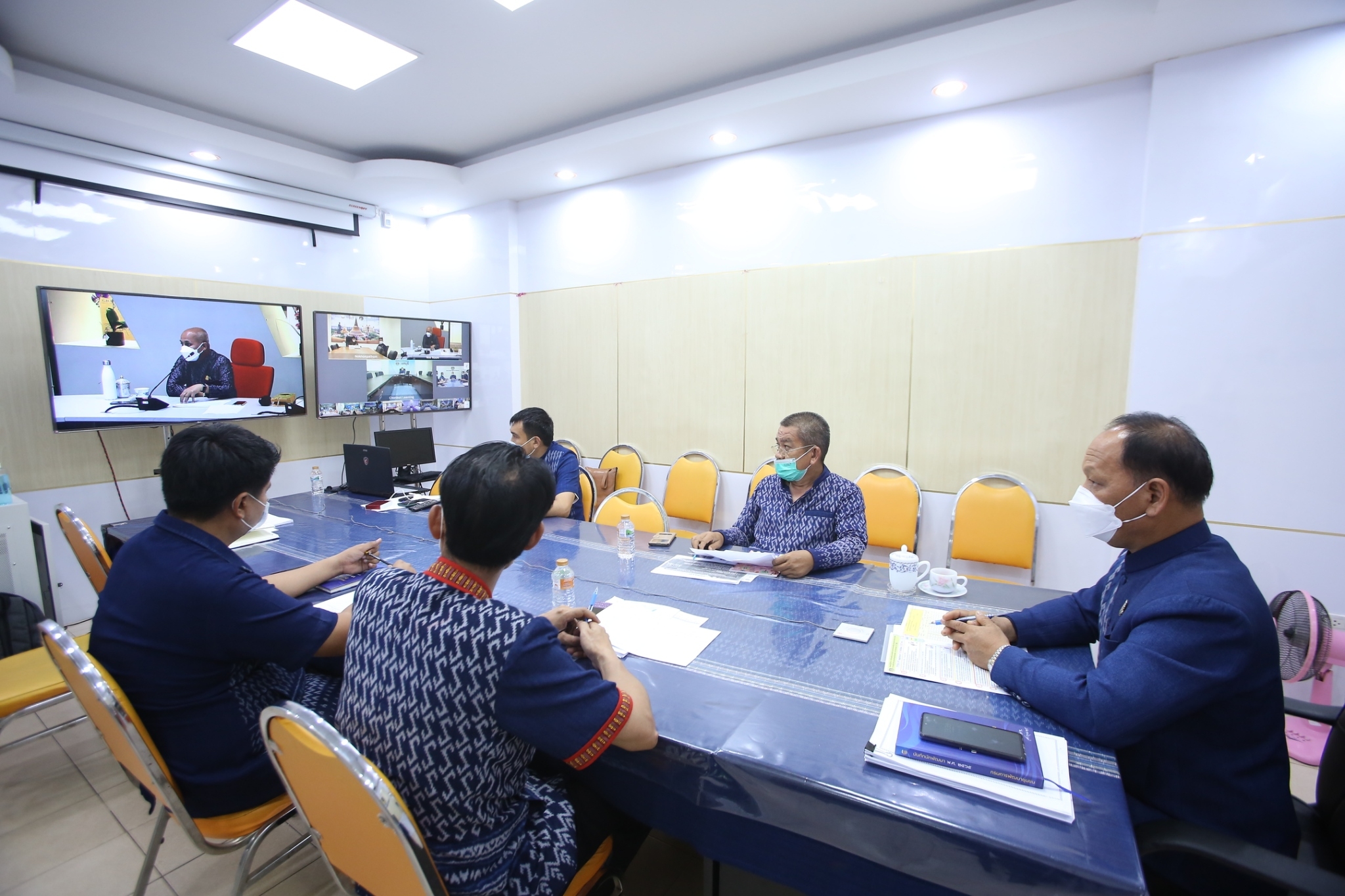 พช.สกลนคร : ร่วมประชุมขับเคลื่อนการขจัดความยากจนและพัฒนา คนทุกช่วงวัยอย่างยั่งยืน ในระดับพื้นที่