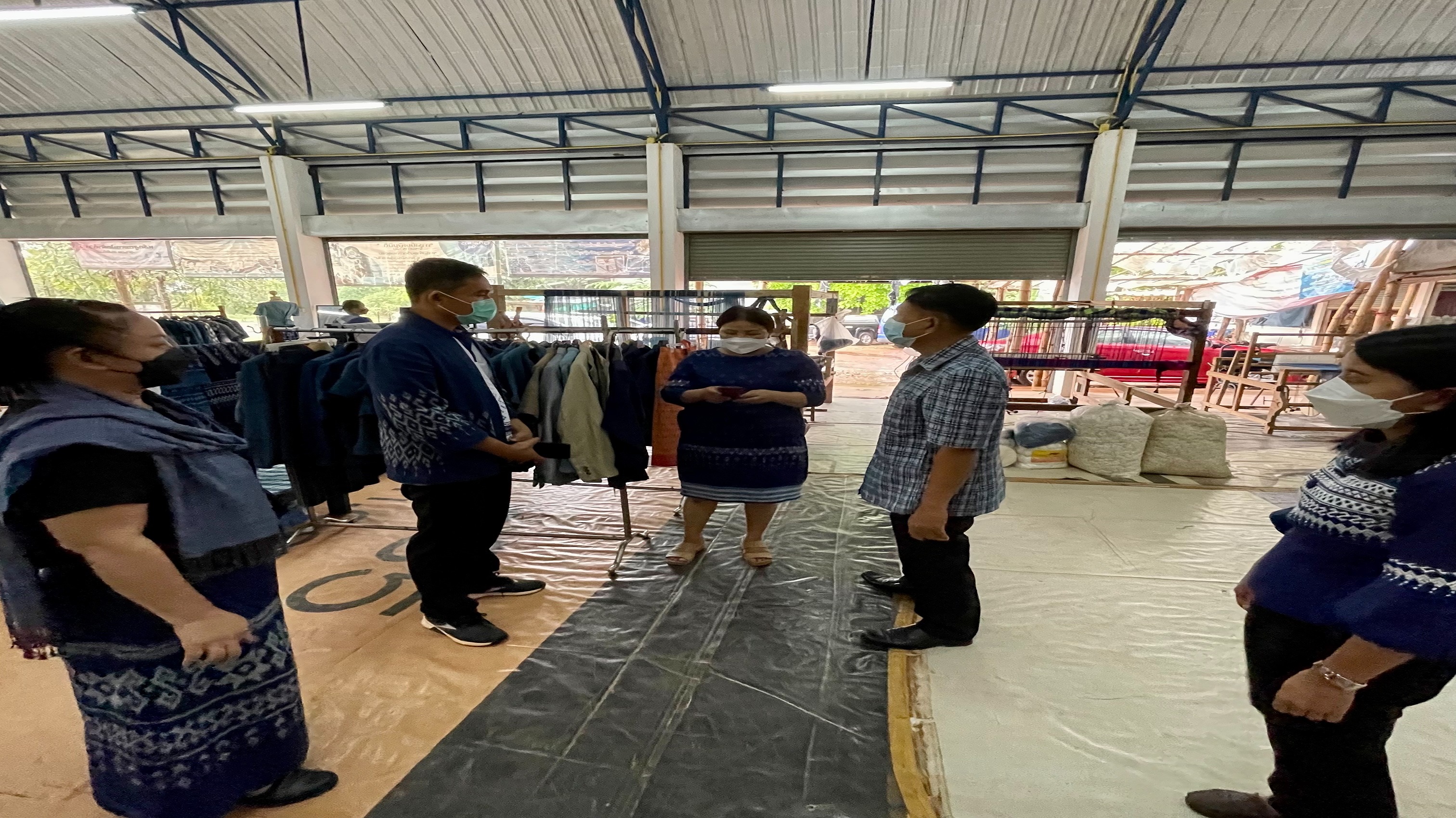 พช.สกลนคร : ติดตามและสนับสนุนการดำเนินงานเครือข่าย OTOP ระดับอำเภอ