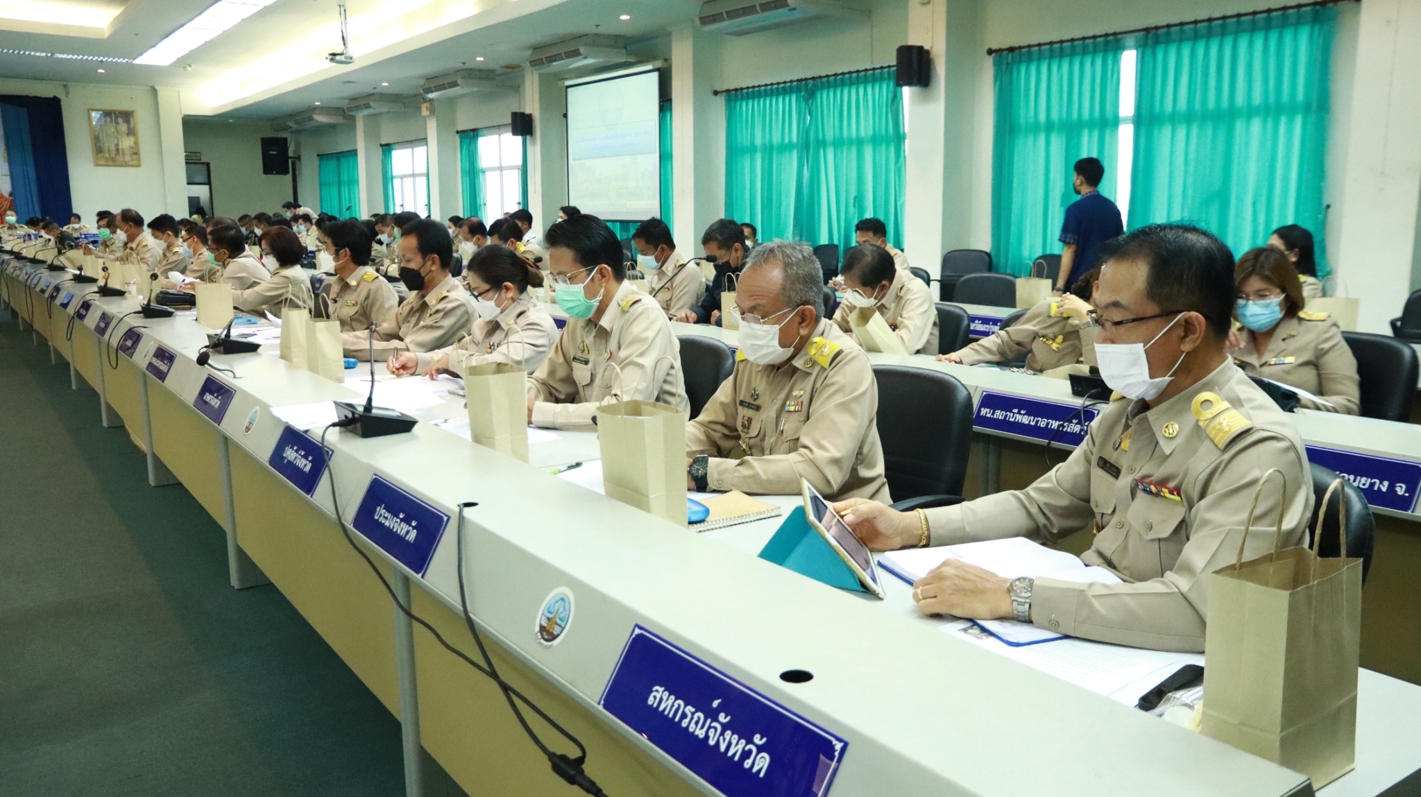 พช.สกลนคร : ร่วมประชุมกรมการจังหวัด ประจำเดือนมีนาคม 2565
