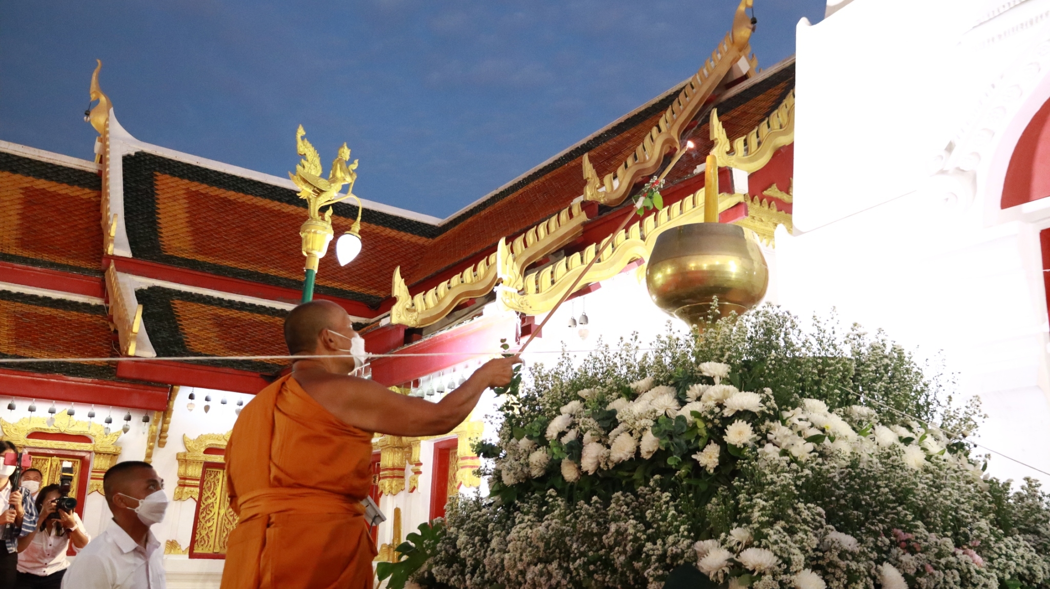 จังหวัดสกลนคร : เจริญพระพุทธมนต์ “มหาสงกรานต์ มหามงคล น้ำมนต์ 3 พระอารามหลวง”