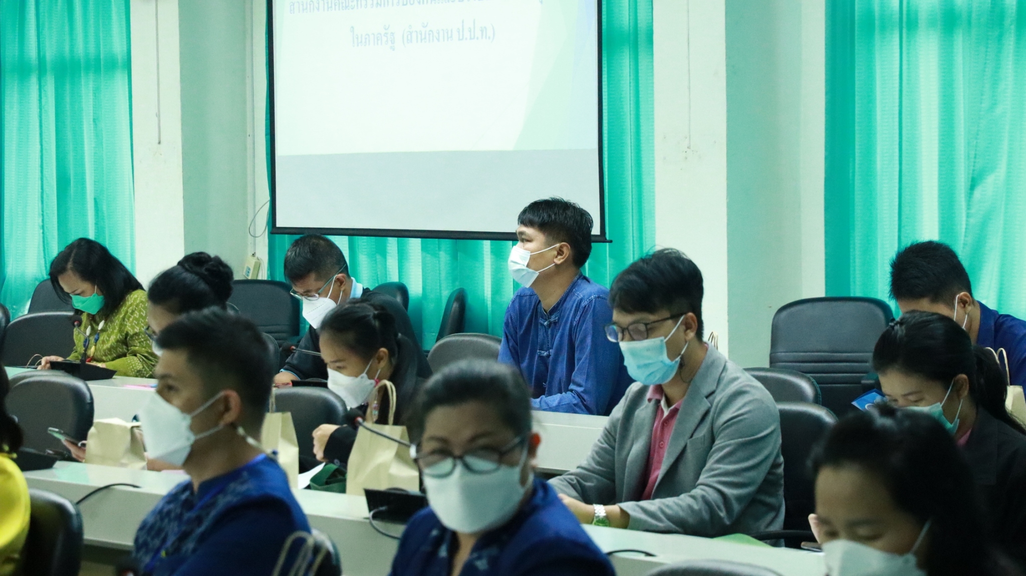 พช.สกลนคร : ร่วมอบรมโครงการขับเคลื่อนเฝ้าระวังการทุจริตเชิงรุกในหน่วยงานภาครัฐ