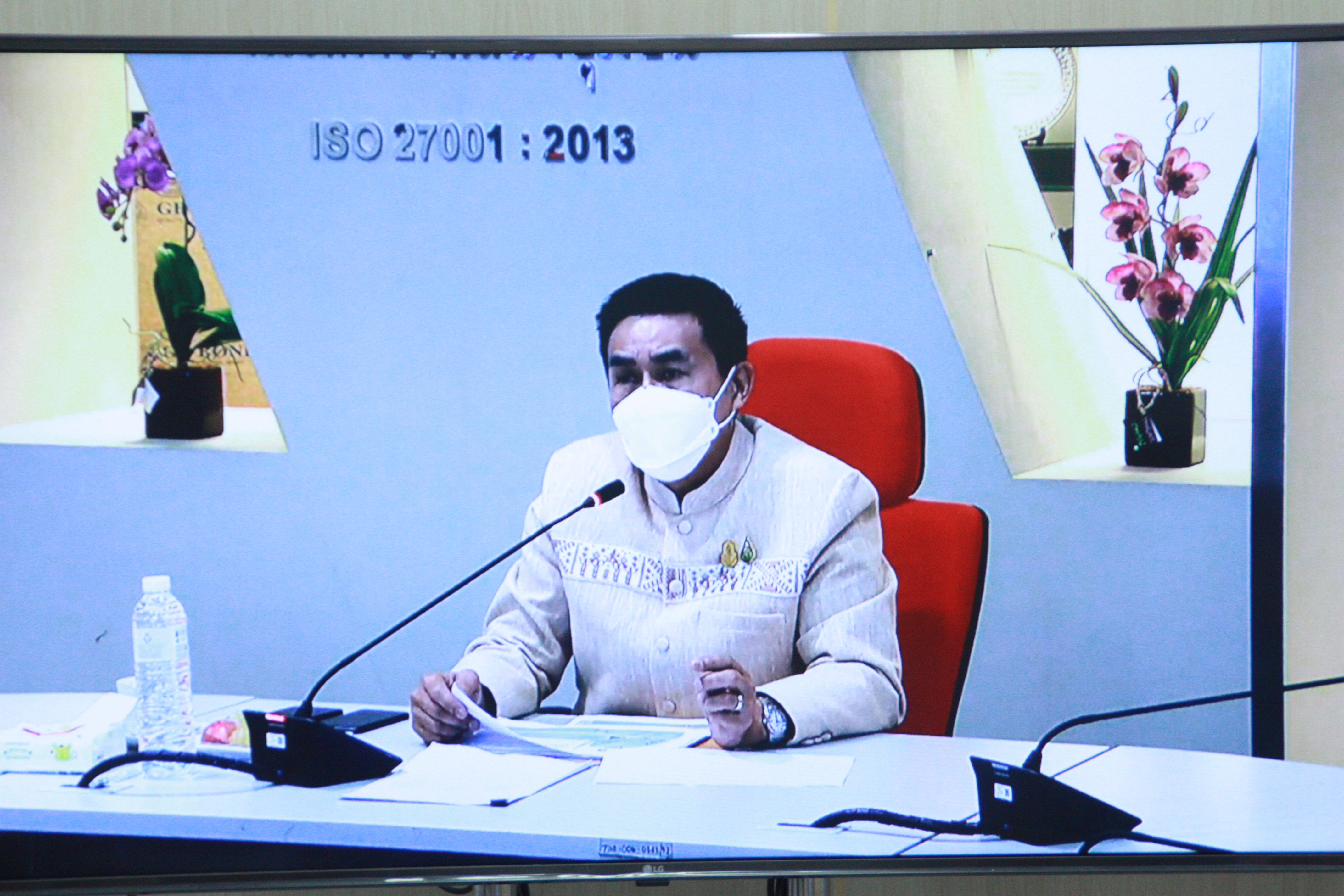 พช.สกลนคร : ร่วมประชุมการชี้แจงแนวทางการดำเนินงานโครงการพัฒนาชุมชนใสสะอาด ประจำปีงบประมาณ พ.ศ. 2565 ผ่านระบบ Conference