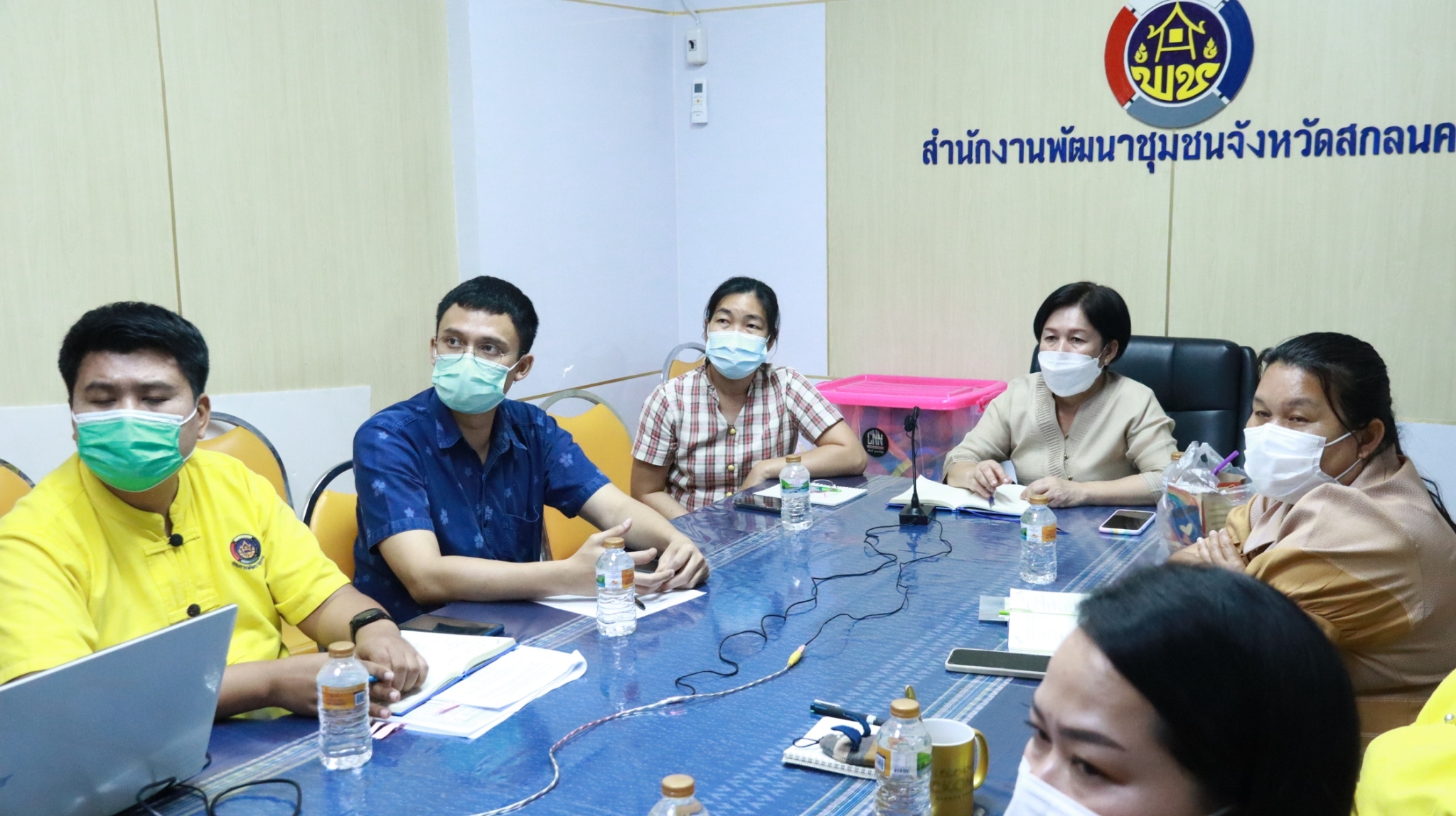 พช.สกลนคร : ร่วมประชุมซักซ้อมการดำเนินงานขจัดความยากจนและพัฒนาคนทุกช่วงวัยอย่างยั่งยืนตามหลักปรัชญาของเศรษฐกิจพอเพียง