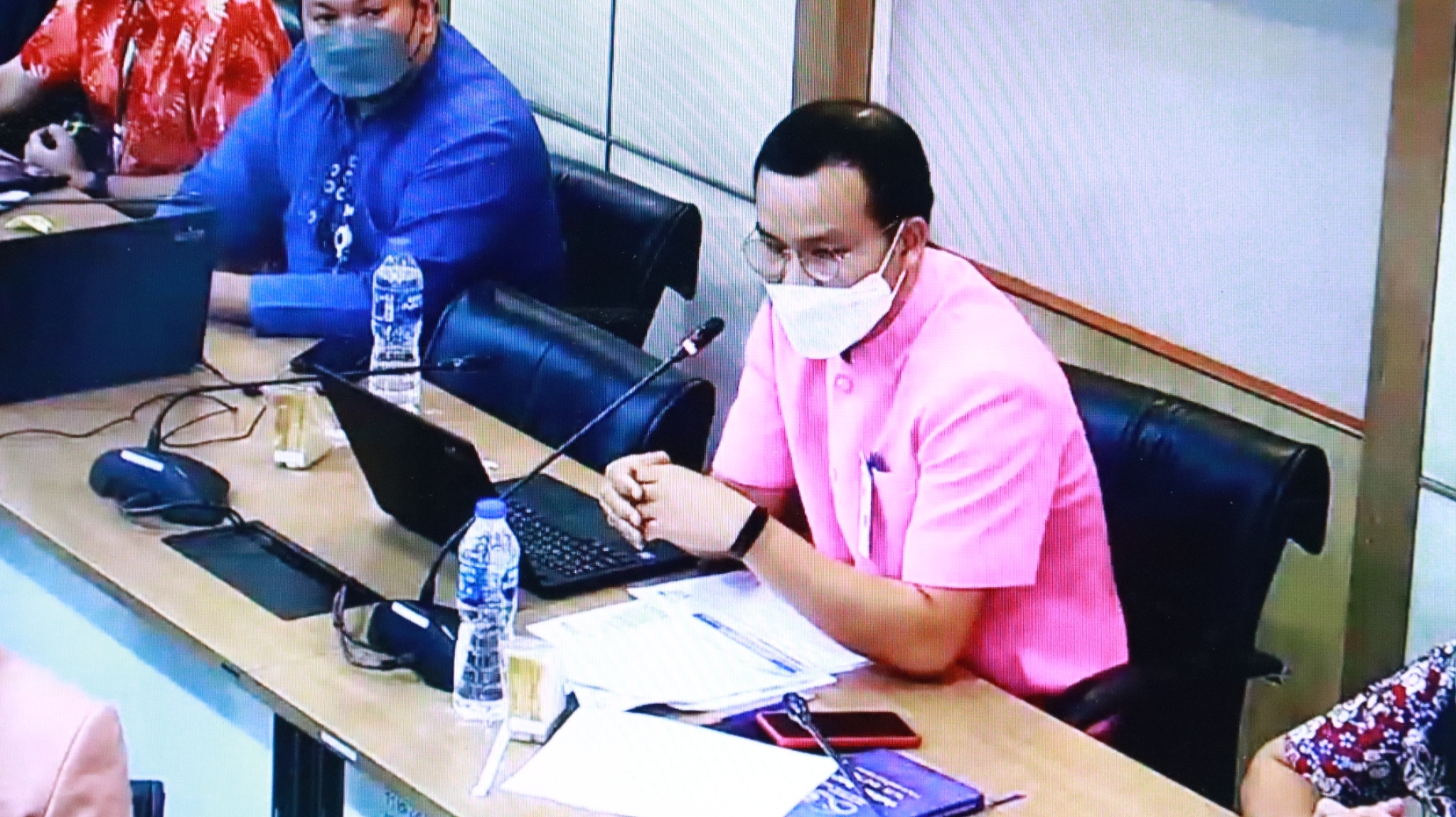 พช.สกลนคร : ร่วมรับการตรวจราชการของผู้ตรวจราชการกรมการพัฒนาชุมชน กระทรวงมหาดไทย และร่วมประชุมติดตามการขับเคลื่อนการดำเนินงานขจัดความยากจนและพัฒนาคนทุกช่วงวัยอย่างยั่งยืน ตามหลักปรัชญาของเศรษฐกิจพอเพียงในระดับพื้นที่
