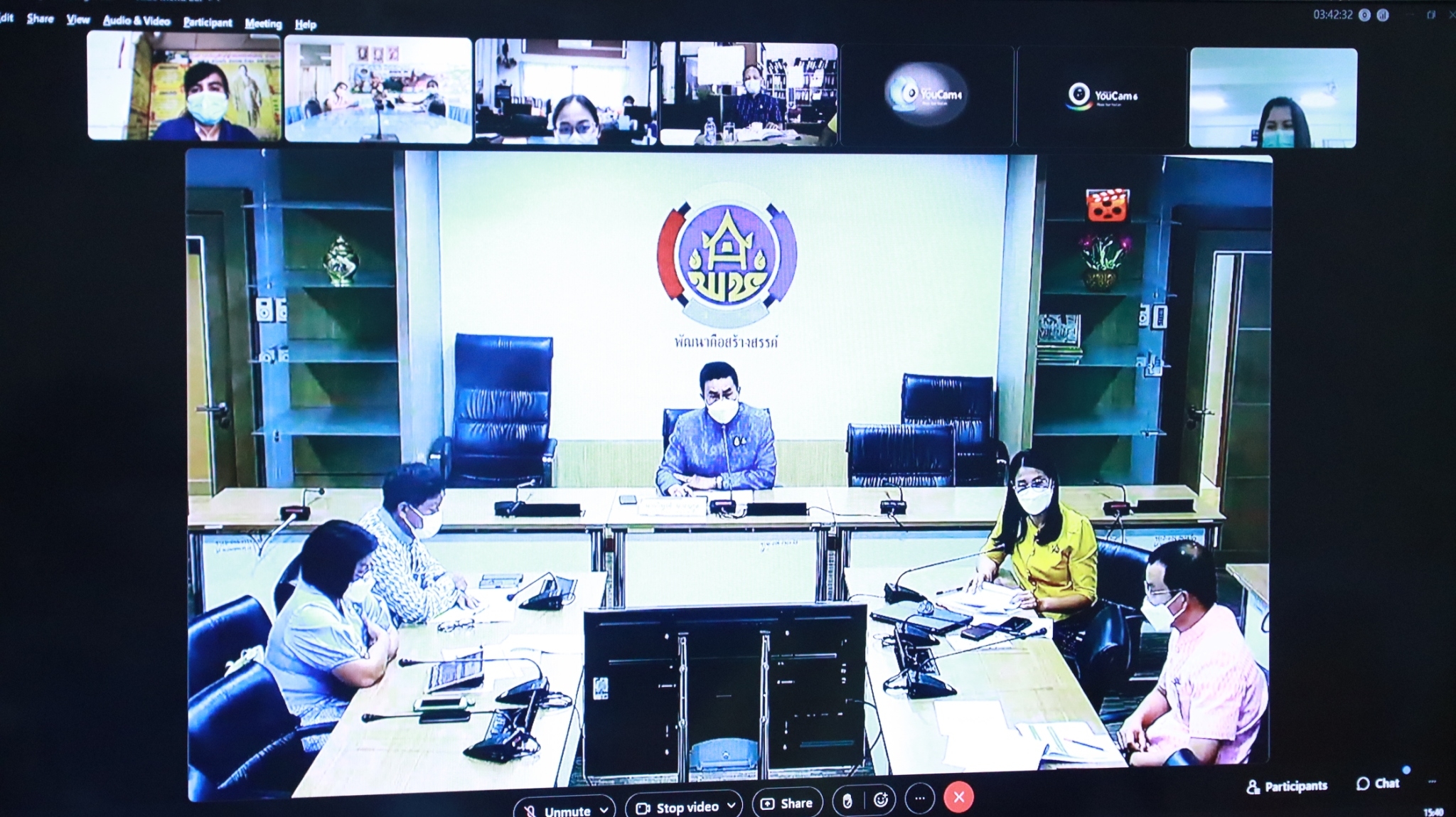 พช.สกลนคร : ร่วมประชุมซักซ้อมการดำเนินงานขจัดความยากจนและพัฒนาคนทุกช่วงวัยอย่างยั่งยืนตามหลักปรัชญาของเศรษฐกิจพอเพียง