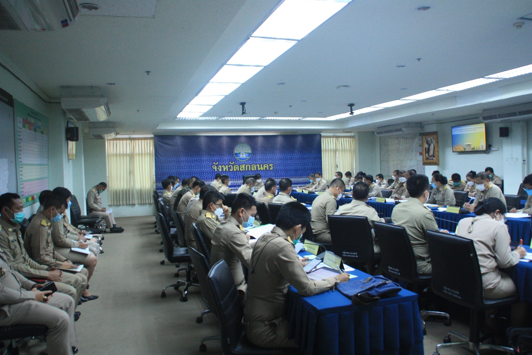 พัฒนาการจังหวัดสกลนคร : ร่วมประชุมหน่วยงานสังกัดกระทรวงมหาดไทยและนายอำเภอ เดือนเมษายน 2565
