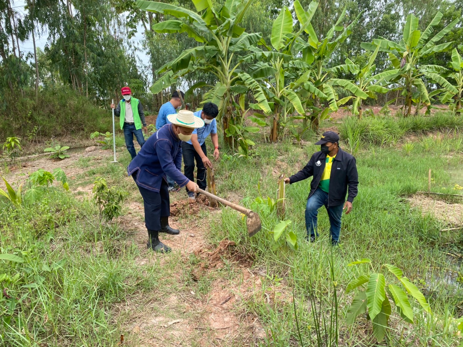 พจ.สกลนคร : เอามื้อสามัคคี “โคก หนองนา โมเดล”
