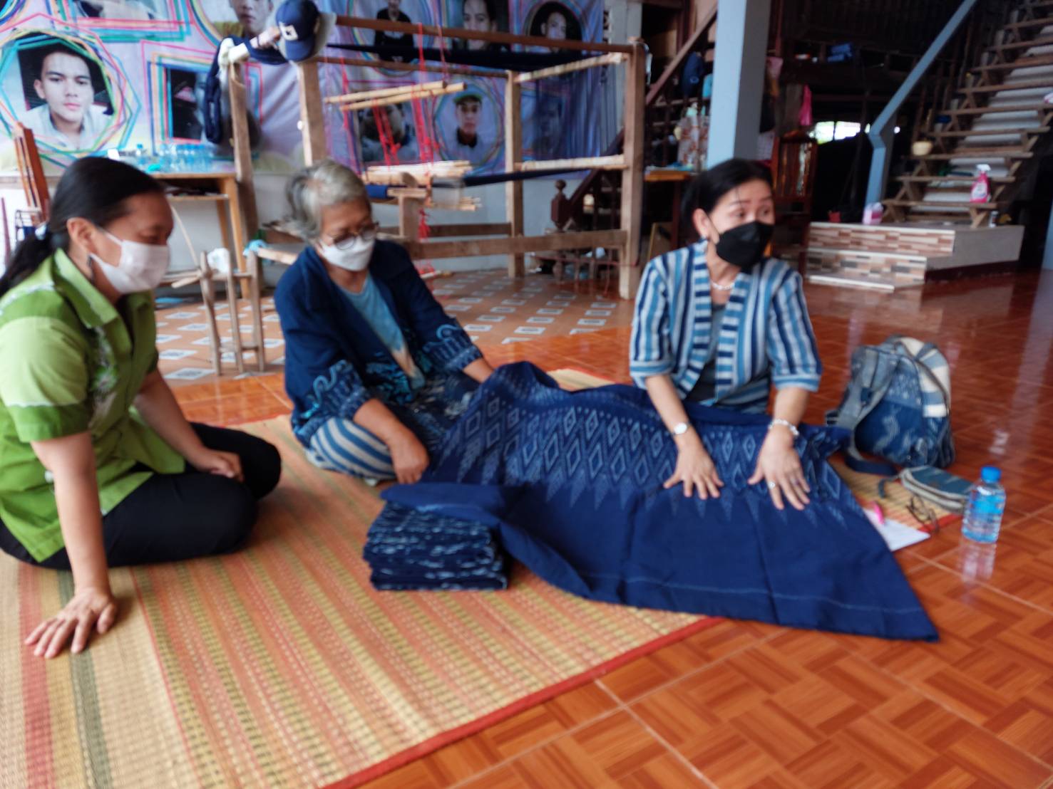 พช.สกลนคร : คณะกรรมการเครือข่ายองค์ความรู้ KBO จังหวัดสกลนคร ติดตามและสนับสนุนการพัฒนาผลิตภัณฑ์ OTOP