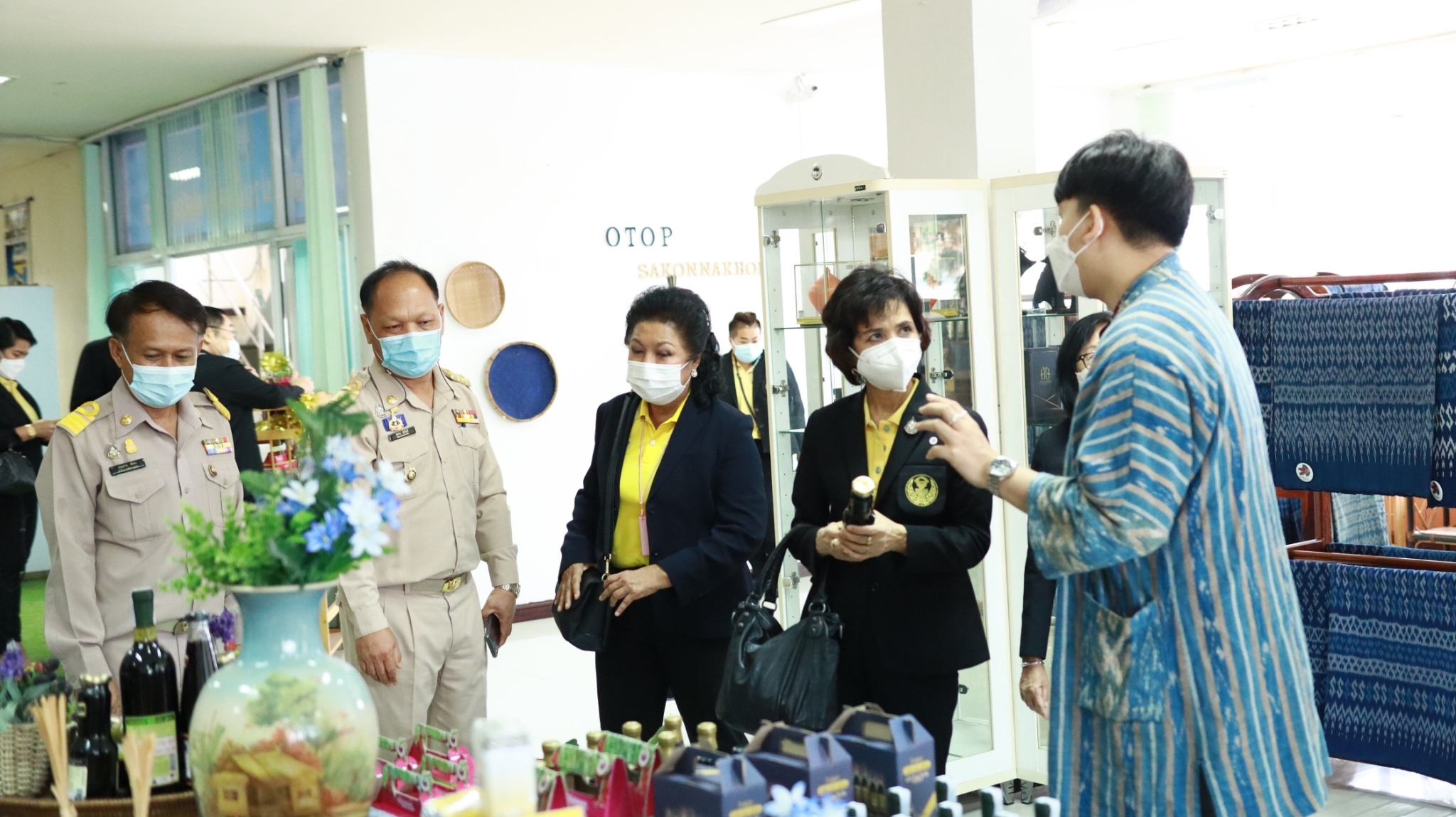 จังหวัดสกลนคร : ต้อนรับคณะอนุกรรมาธิการการลงทุนและเศรษฐกิจฐานราก ในคณะกรรมาธิการการพาณิชย์และการอุตสาหกรรม วุฒิสภา