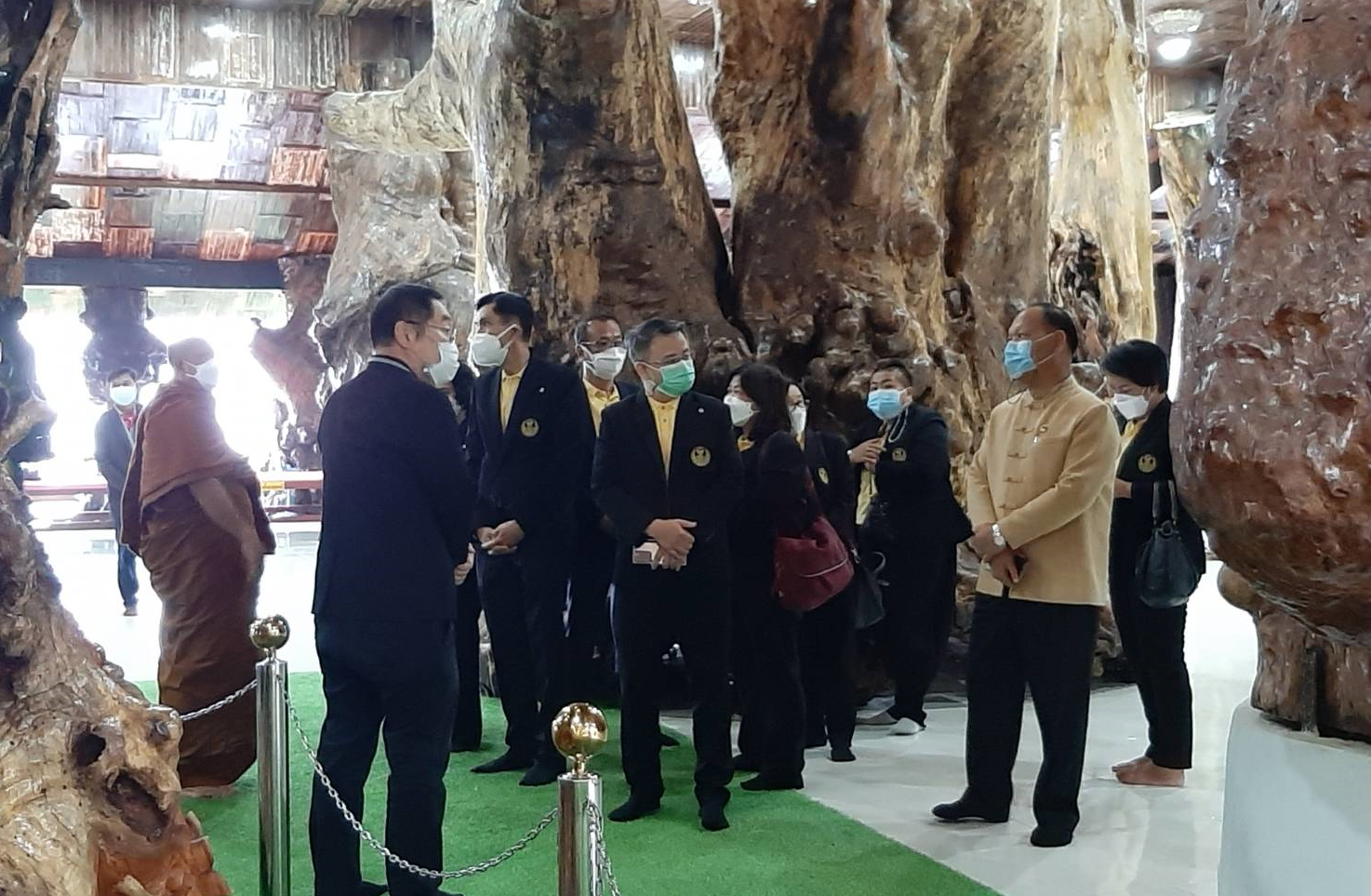 จังหวัดสกลนคร : ต้อนรับคณะอนุกรรมาธิการการลงทุนและเศรษฐกิจฐานราก ในคณะกรรมาธิการการพาณิชย์และการอุตสาหกรรม วุฒิสภา
