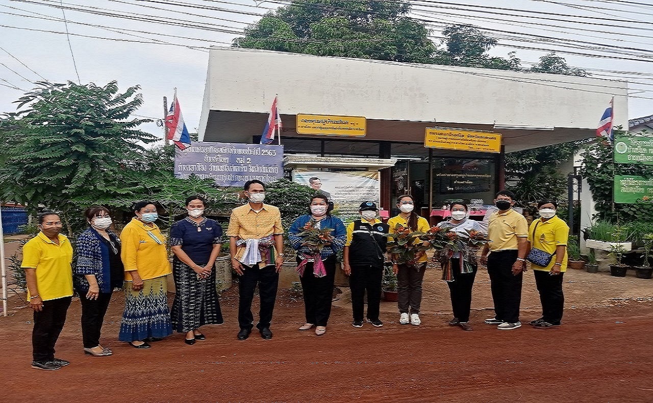 พช.สกลนคร : ดำเนินการ คัดสรรหมู่บ้านเศรษฐกิจพอเพียง”อยู่เย็น เป็นสุข” กิจกรรมพัฒนาชุมชนดีเด่น และกิจกรรมเชิดชูเกียรติ  “คนกองทุนพัฒนาบทบาทสตรี” ดีเด่น ประจำปี 2565