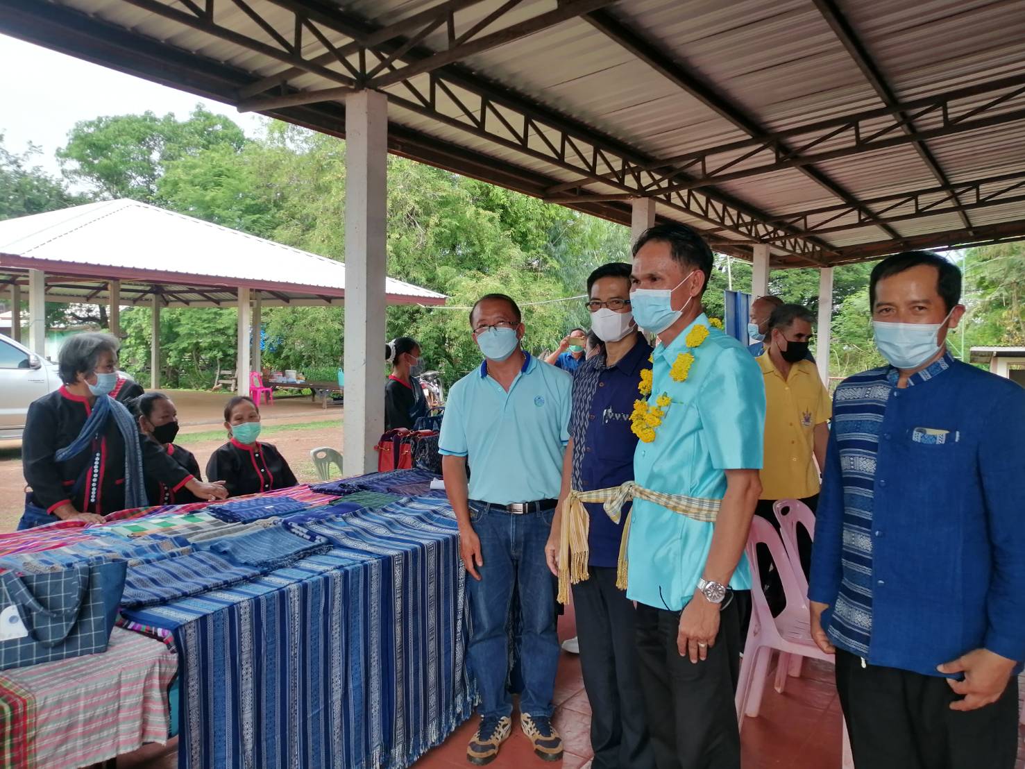 พช.สกลนคร : ดำเนินการคัดสรร หมู่บ้านเศรษฐกิจพอเพียง”อยู่เย็น เป็นสุข” กิจกรรมพัฒนาชุมชนดีเด่น และกิจกรรมเชิดชูเกียรติ “คนกองทุนพัฒนาบทบาทสตรี” ดีเด่น ประจำปี 2565