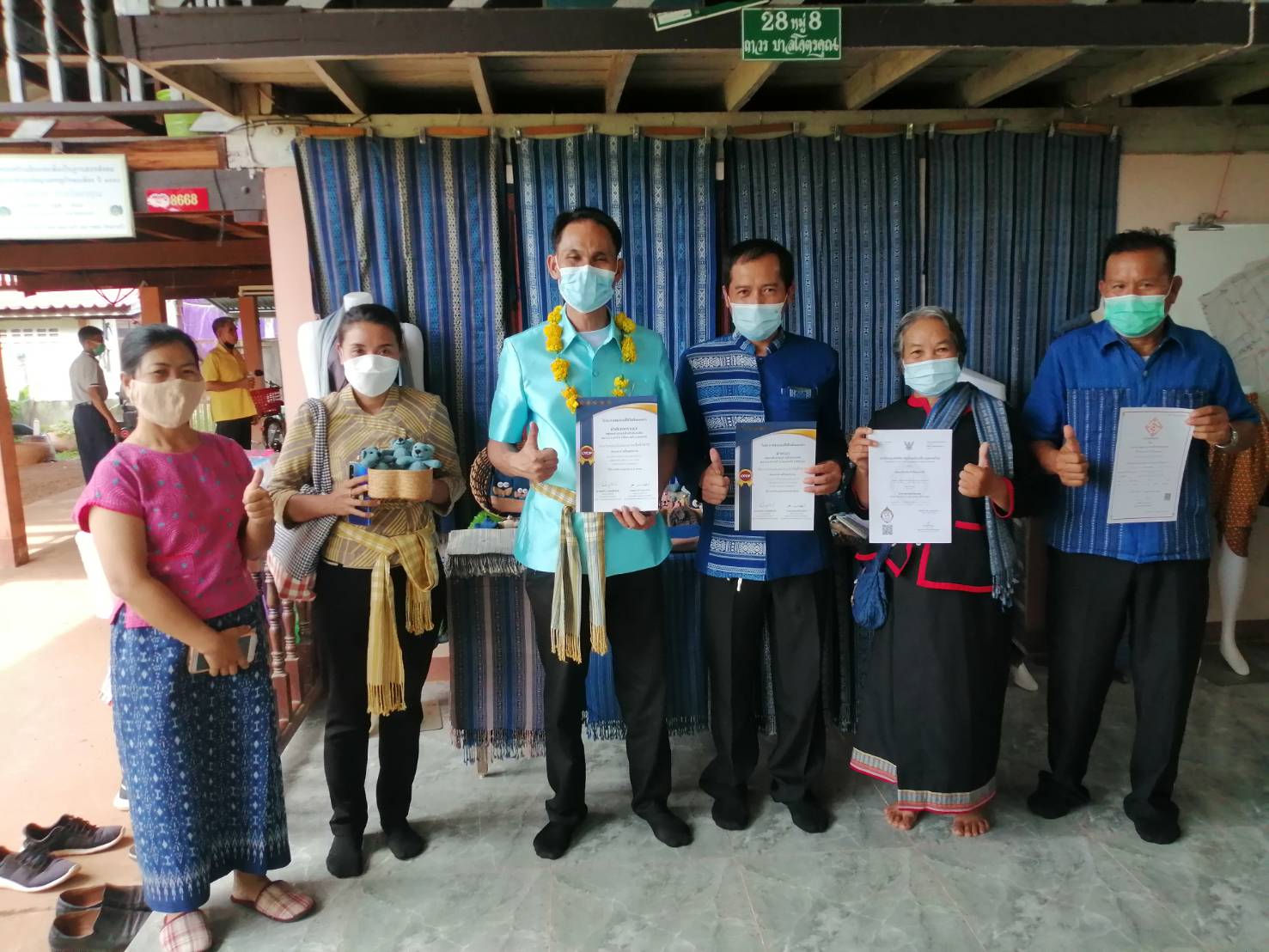 พช.สกลนคร : ดำเนินการคัดสรร หมู่บ้านเศรษฐกิจพอเพียง”อยู่เย็น เป็นสุข” กิจกรรมพัฒนาชุมชนดีเด่น และกิจกรรมเชิดชูเกียรติ “คนกองทุนพัฒนาบทบาทสตรี” ดีเด่น ประจำปี 2565