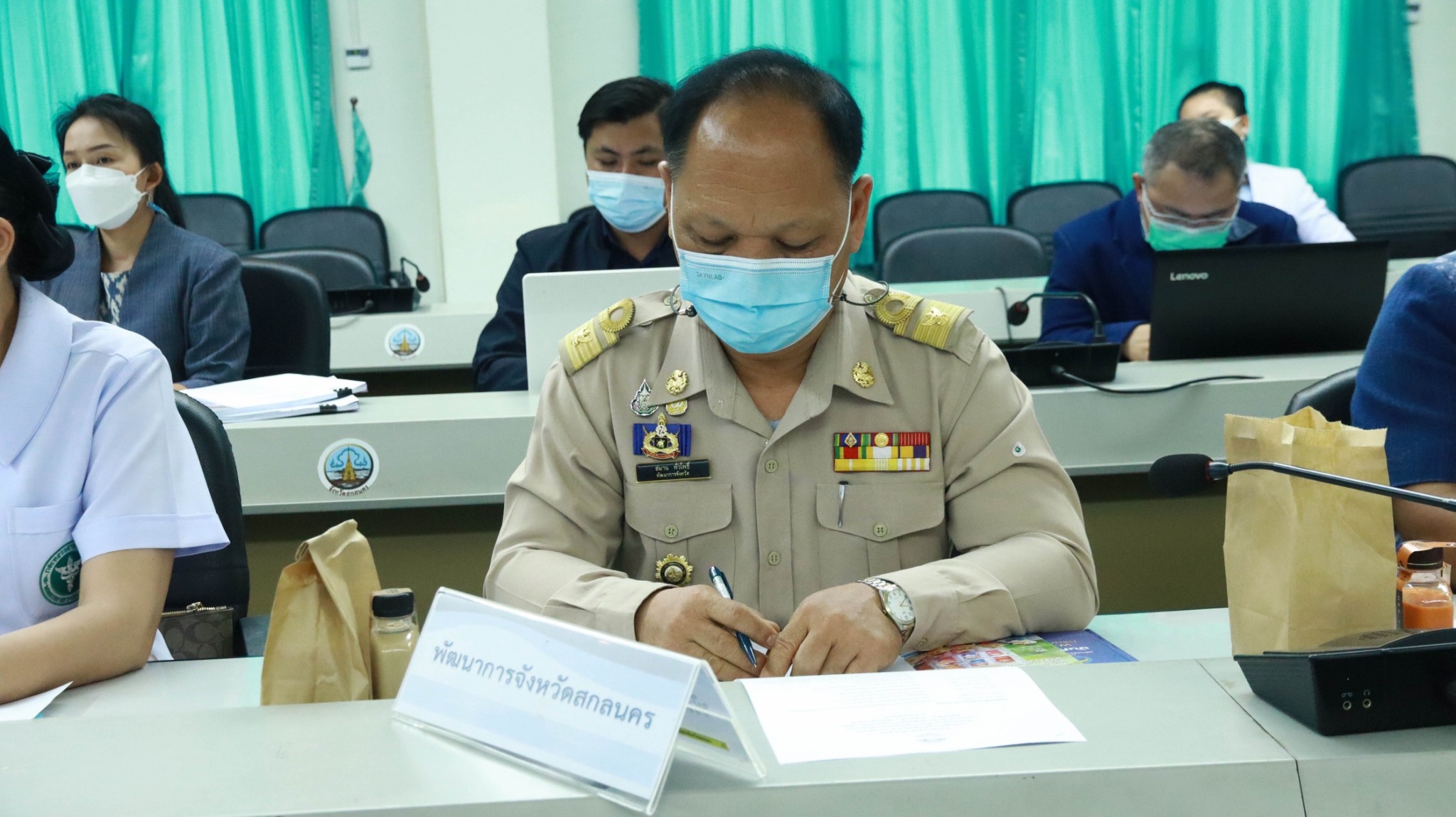 จังหวัดสกลนคร : ต้อนรับคณะอนุกรรมาธิการการลงทุนและเศรษฐกิจฐานราก ในคณะกรรมาธิการการพาณิชย์และการอุตสาหกรรม วุฒิสภา