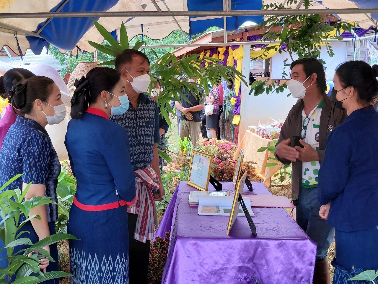 พช.สกลนคร : ดำเนินการ คัดสรรหมู่บ้านเศรษฐกิจพอเพียง”อยู่เย็น เป็นสุข” กิจกรรมพัฒนาชุมชนดีเด่น และกิจกรรมเชิดชูเกียรติ “คนกองทุนพัฒนาบทบาทสตรี” ดีเด่น ประจำปี 2565