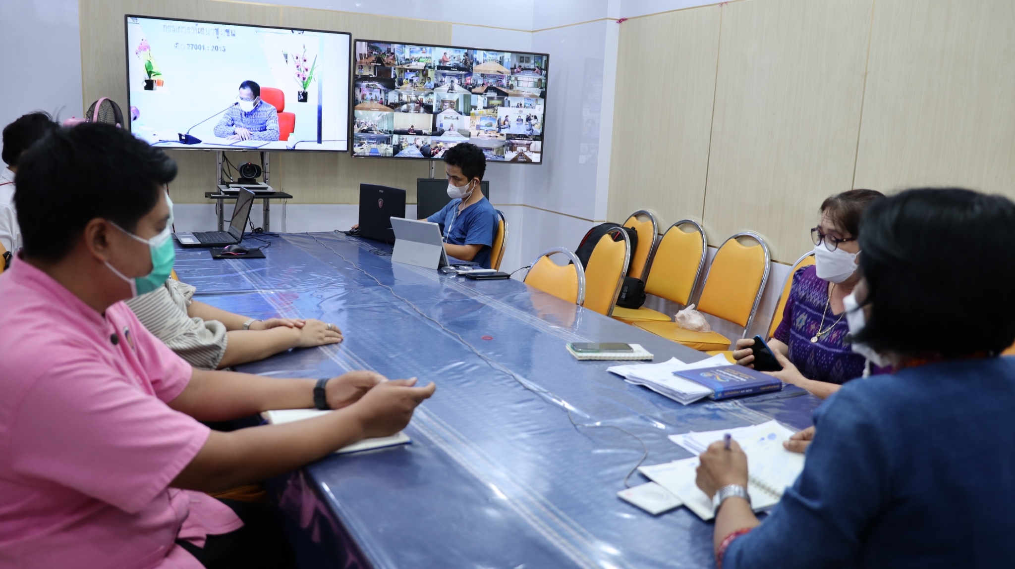 พช.สกลนคร : พช.สกลนคร : ร่วมรับฟังการประชุมชี้แจงเพื่อสร้างความเข้าใจเกี่ยวกับการคุ้มครองข้อมูลส่วนบุคลของกรมการพัฒนาชุมชน ผ่านระบบ Video Conference