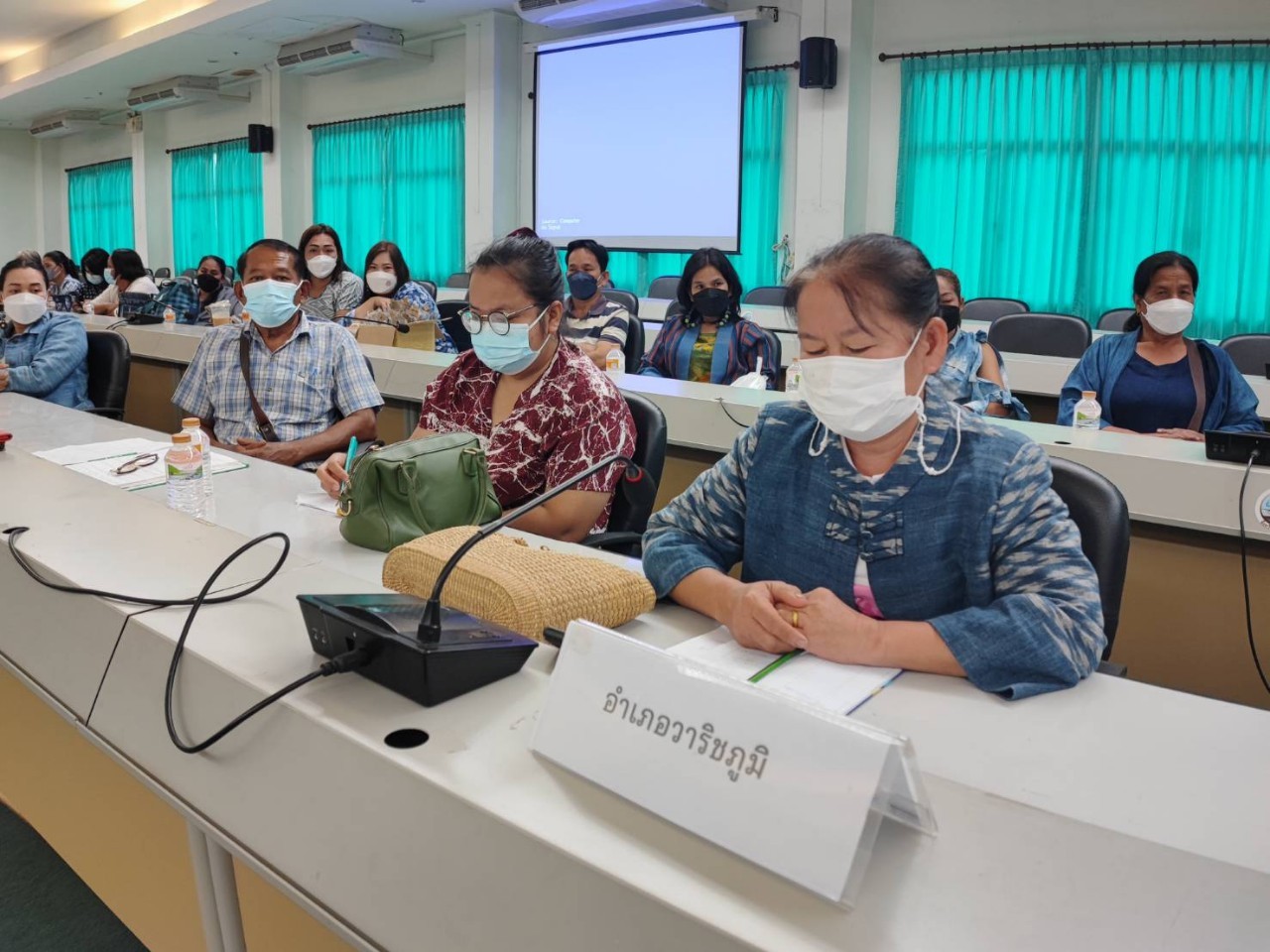 พช.สกลนคร : จัดประชุมผู้ผลิตผู้ประกอบการ OTOP จังหวัดสกลนคร เพื่อพิจารณาเข้าร่วมงาน OTOP Midyear 2022