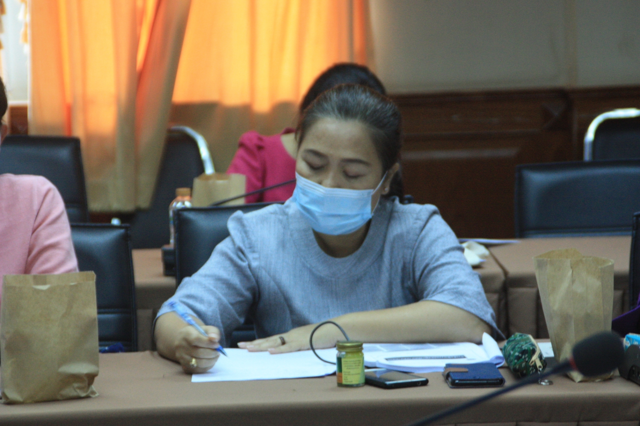 พช.สกลนคร : จัดประชุมเชิงปฏิบัติการพัฒนาระบบบริหารจัดการกองทุนและการประเมินผลทุนหมุนเวียนกองทุนพัฒนาบทบาทสตรี ประจำปี 2565