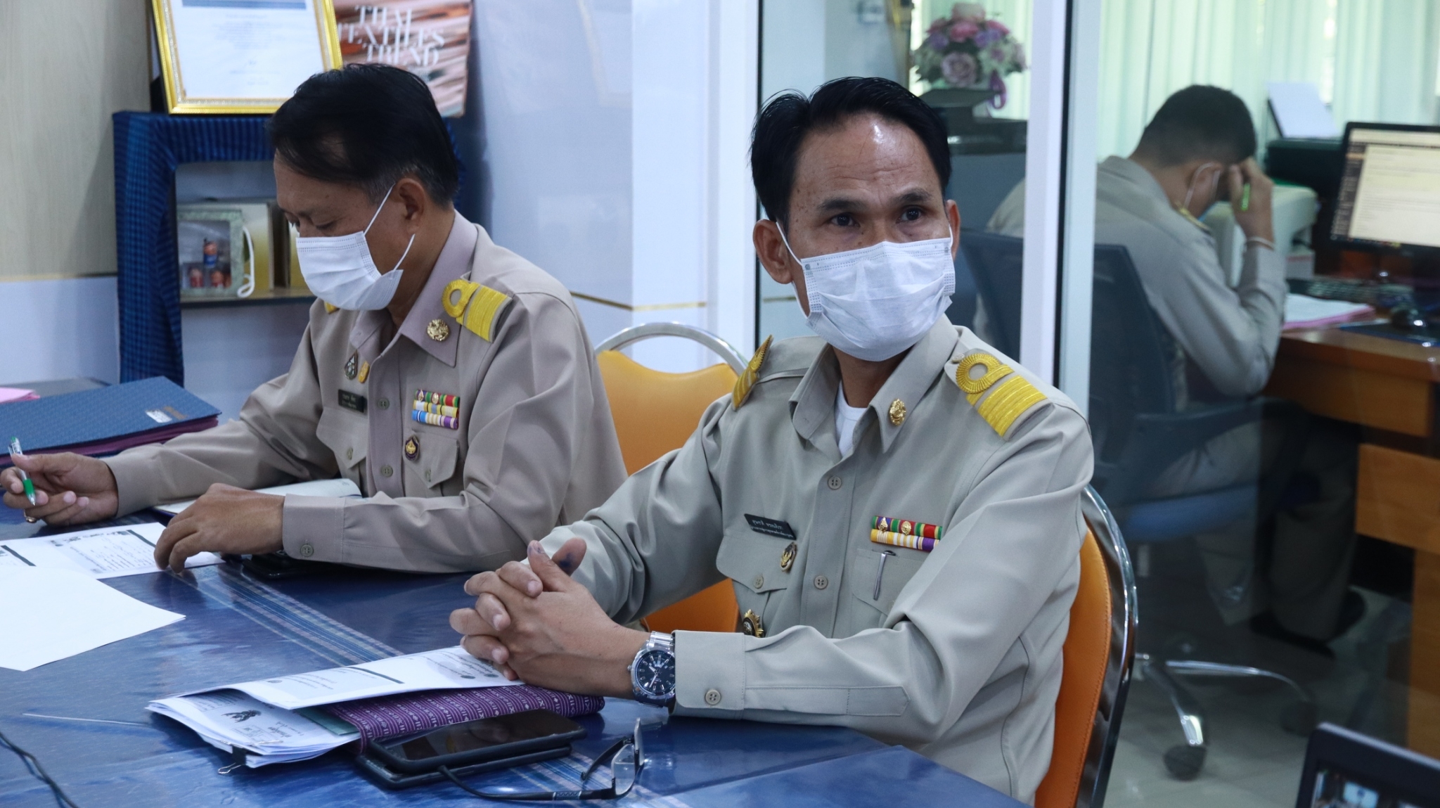 พช.สกลนคร : ร่วมประชุมติดตามการขับเคลื่อนการดำเนินงานขจัดความยากจนและพัฒนาคนทุกช่วงวัยอย่างยั่งยืนตามหลักปรัชญาของเศรษฐกิจพอเพียง